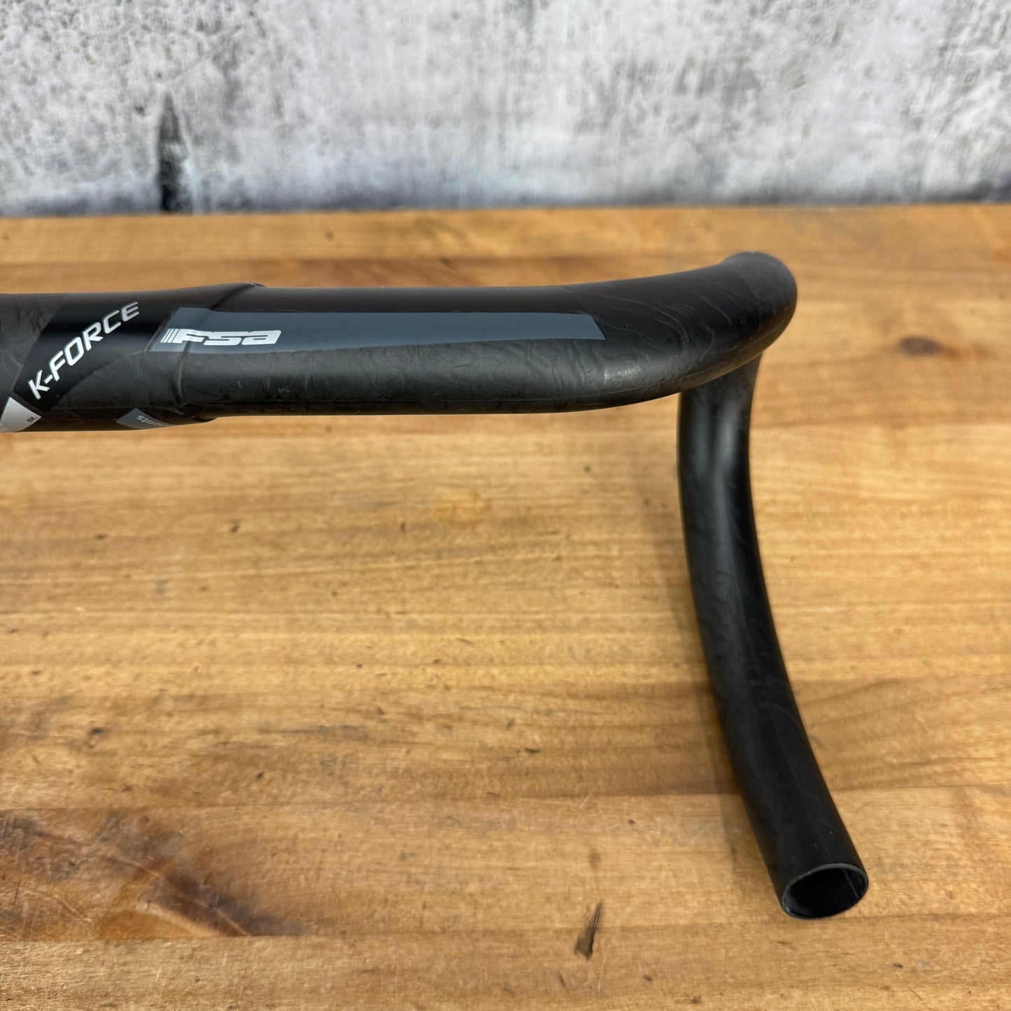 FSA K-Force 44cm (42cm @ Hoods) 31.8mm Internal Routing Carbon Handlebar 210g
