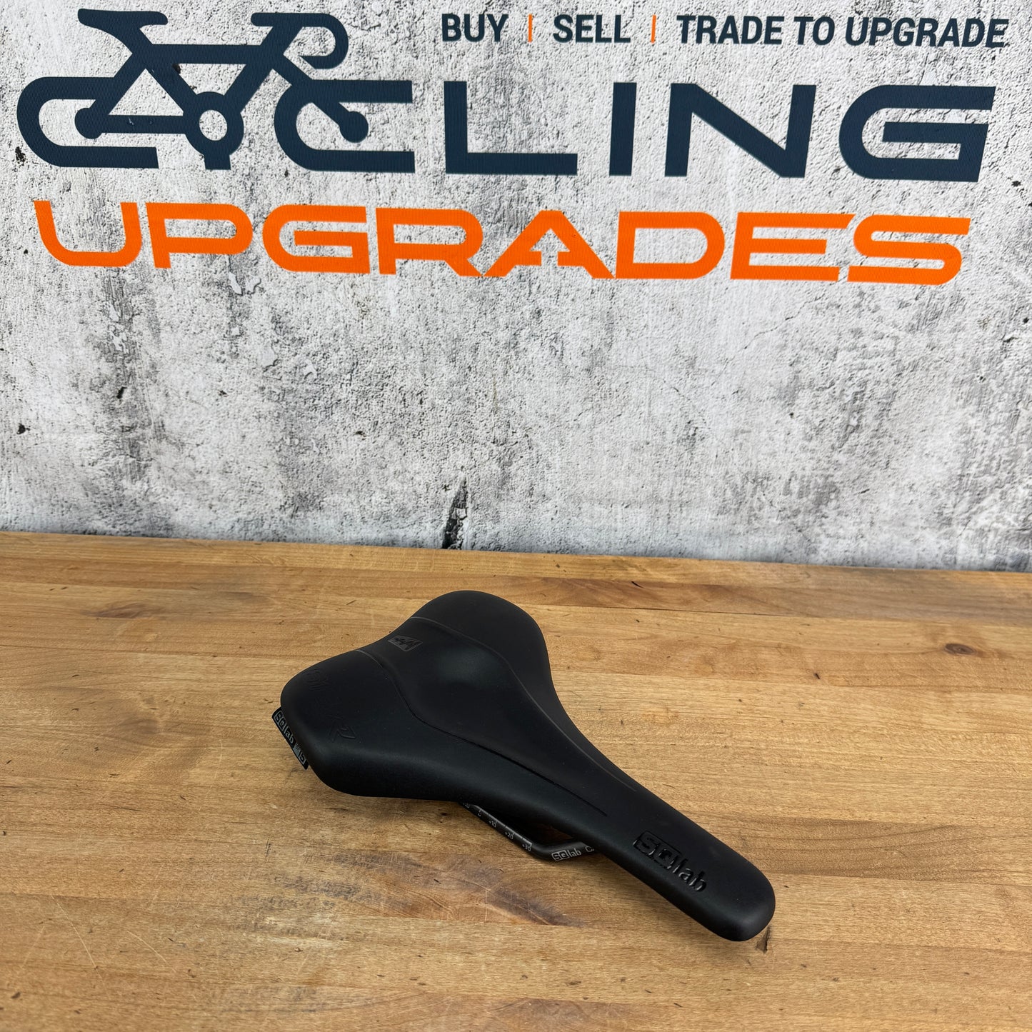 Low Mile! Sqlab 612 Ergowave R 7x9mm Carbon Rails 150mm Bike Saddle 139g