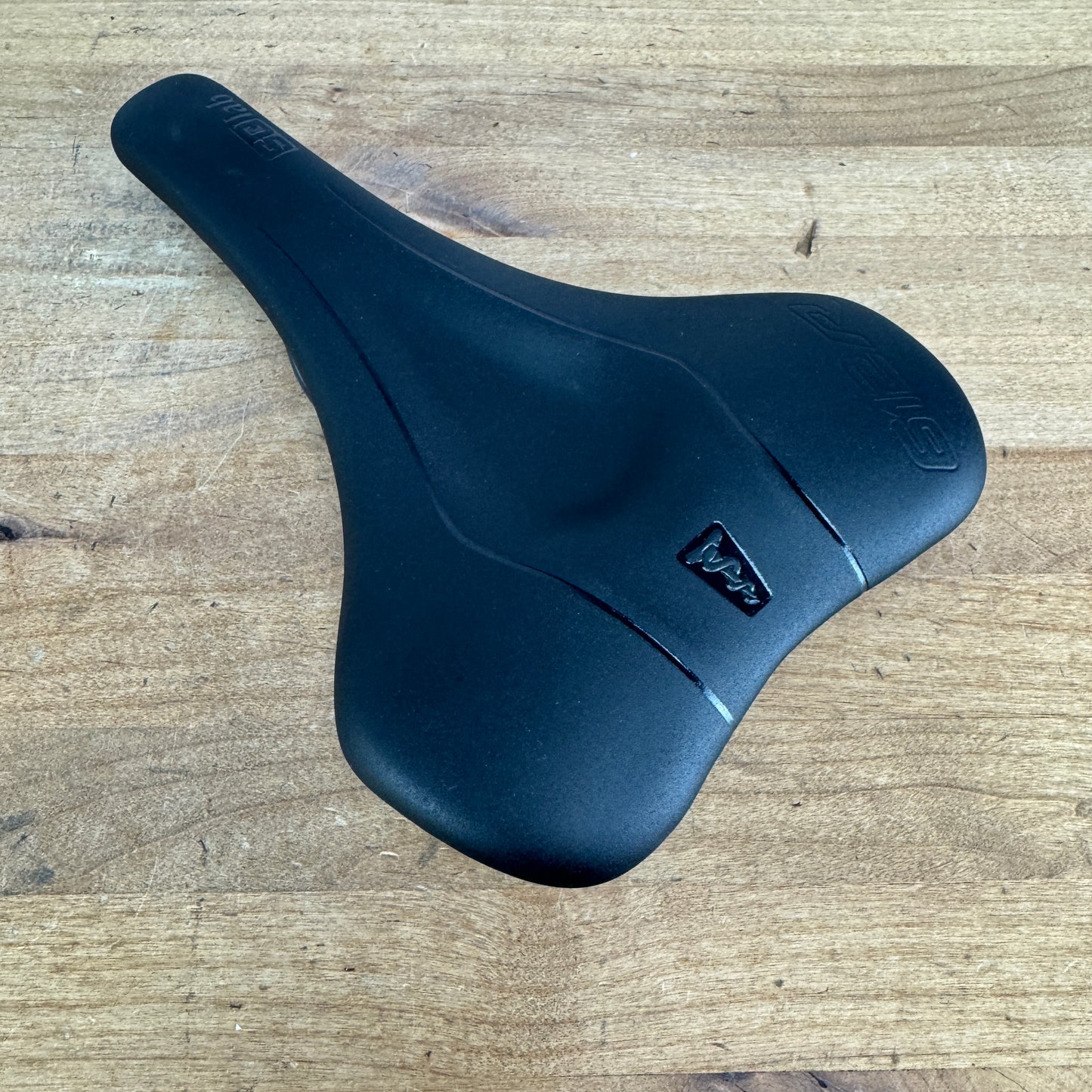 Low Mile! Sqlab 612 Ergowave R 7x9mm Carbon Rails 150mm Bike Saddle 139g