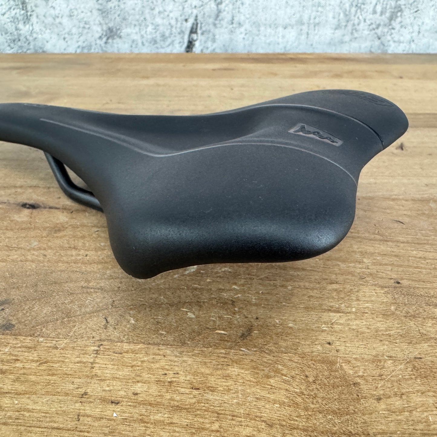 Low Mile! Sqlab 612 Ergowave R 7x9mm Carbon Rails 150mm Bike Saddle 139g