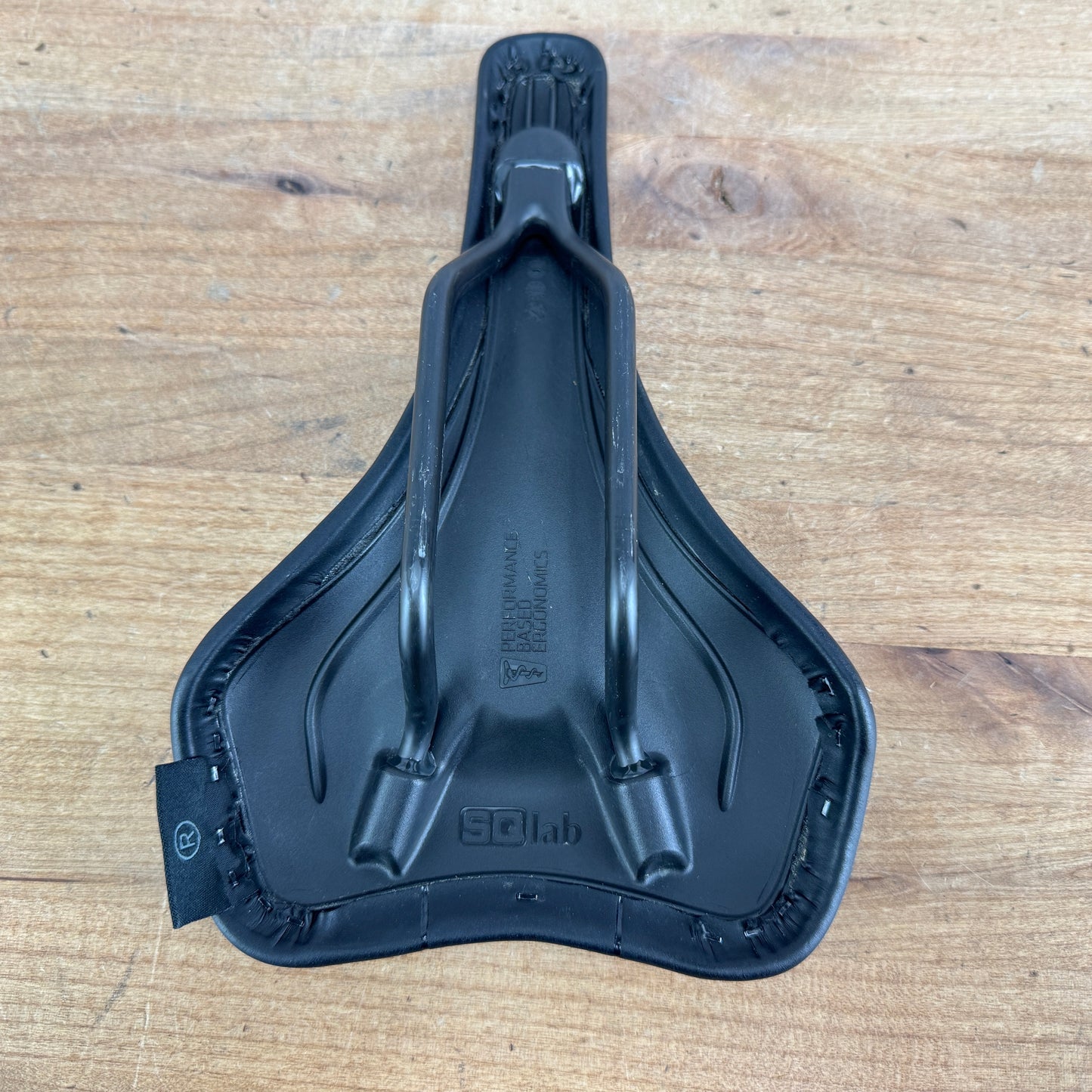 Low Mile! Sqlab 612 Ergowave R 7x9mm Carbon Rails 150mm Bike Saddle 139g