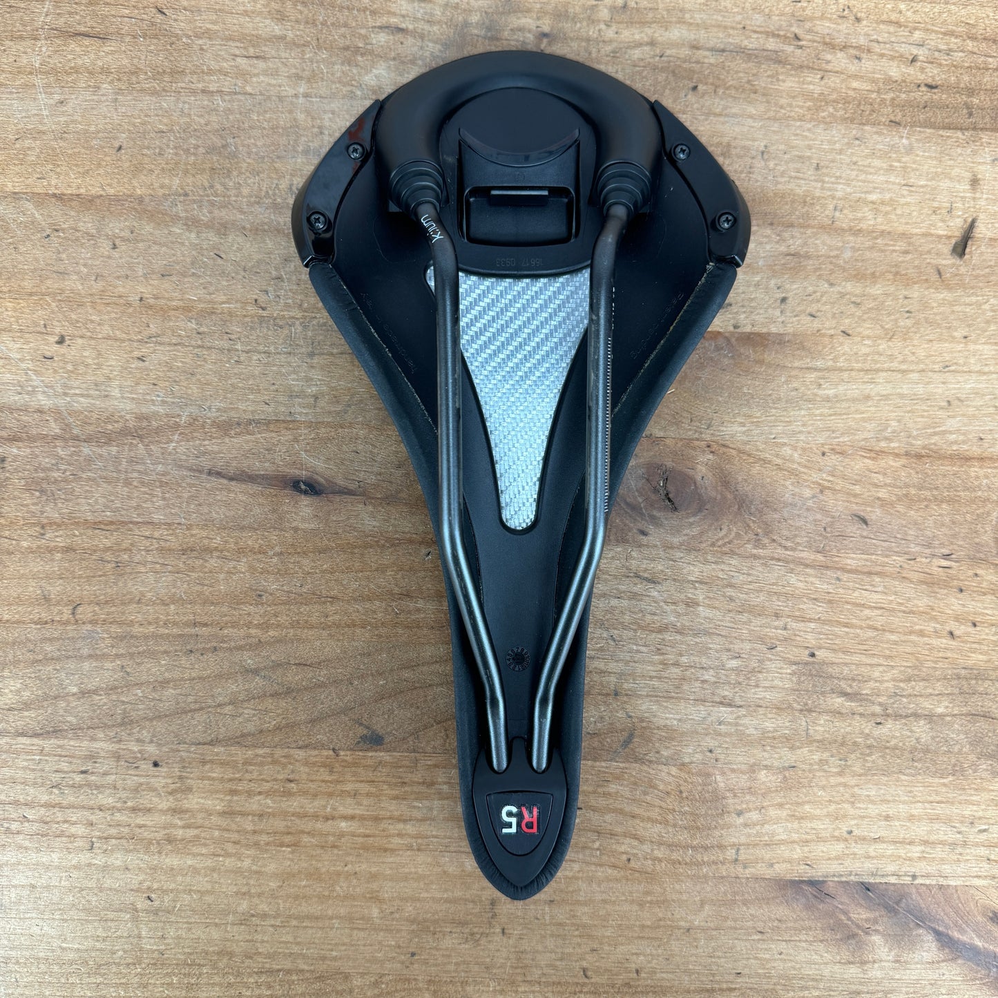 Low Mile! Fizik Aliante R5 Kium 7x7 Alloy Rails 135mm Saddle 225g