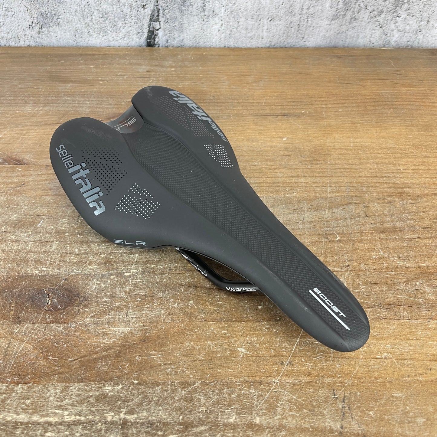 New Takeoff! Selle Italia SLR Boost Superflow 7x7mm Manganese Rails 130mm Saddle