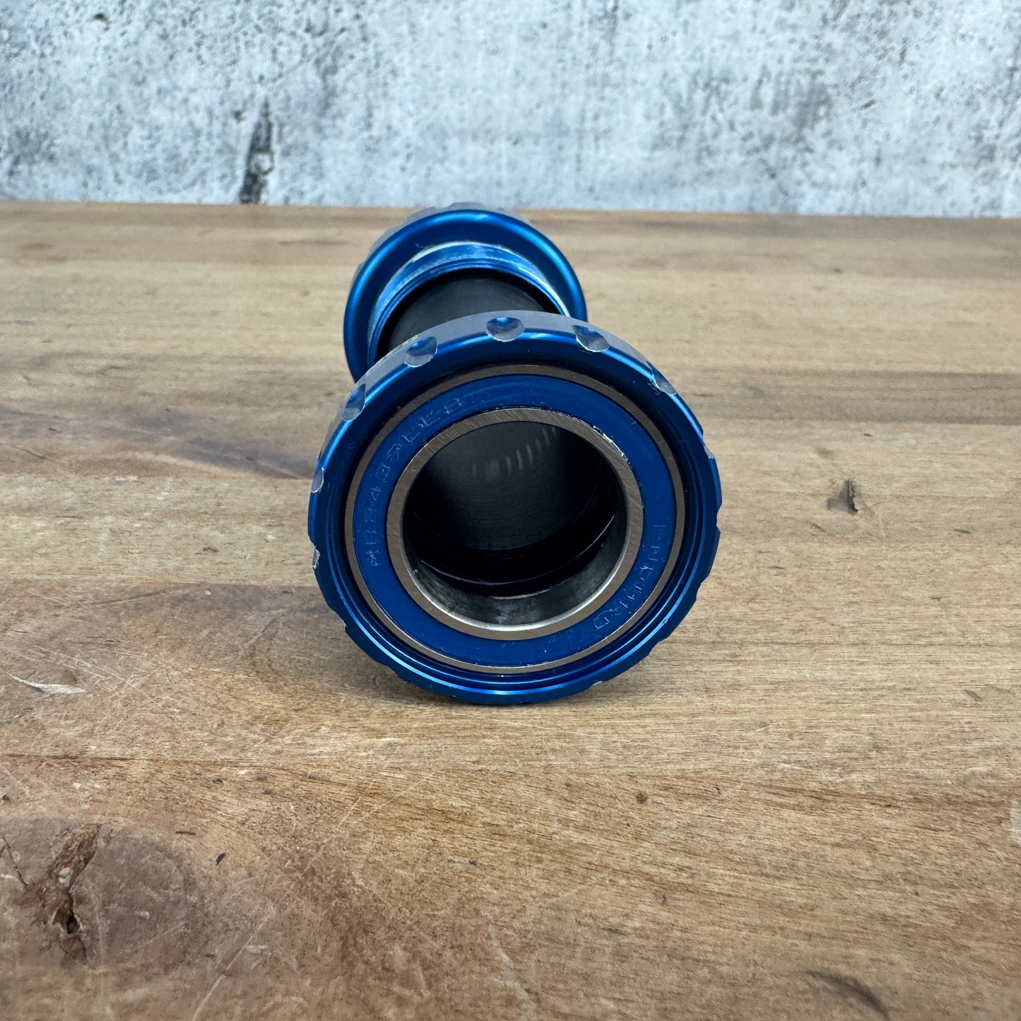 New Takeoff! Wheels Manufacturing BSA Blue Bottom Bracket for Shimano 24mm 94g