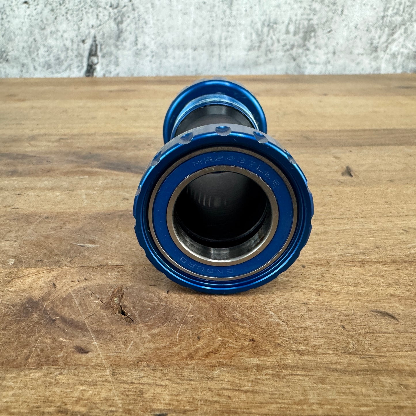 New Takeoff! Wheels Manufacturing BSA Blue Bottom Bracket for Shimano 24mm 94g