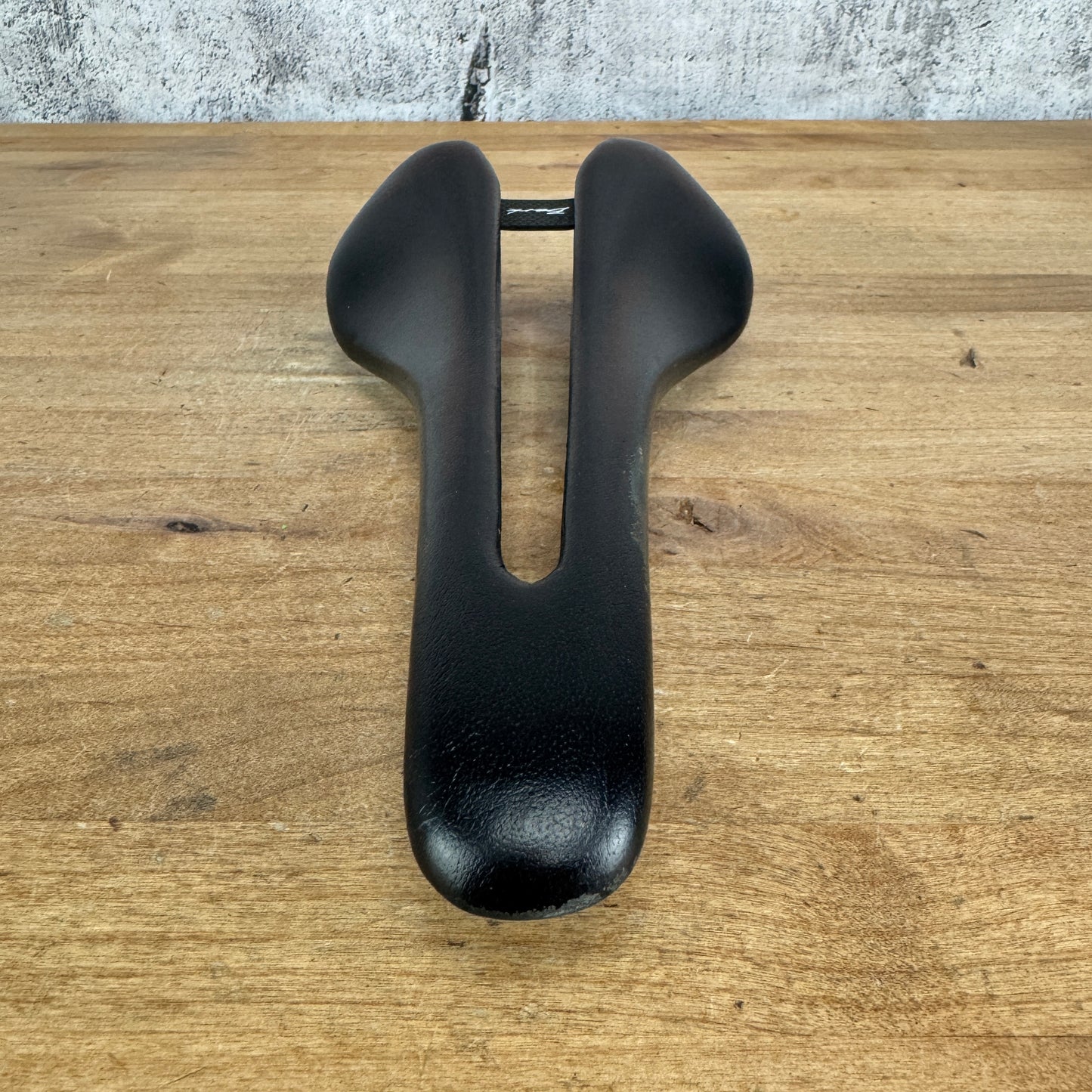 Berk Lupina Padded 7x9mm Carbon Rails Bike Saddle 96g