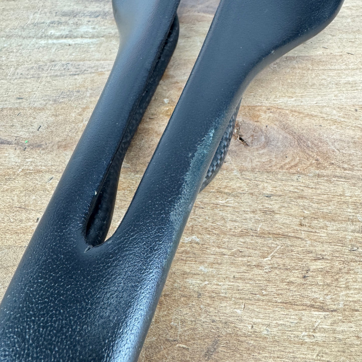 Berk Lupina Padded 7x9mm Carbon Rails Bike Saddle 96g