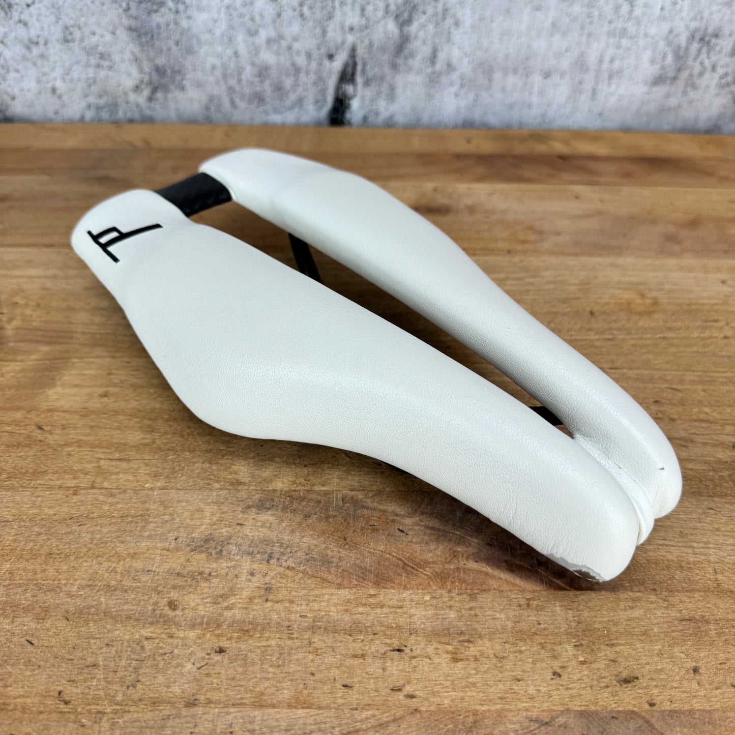 Dash Stage G2 Narrow 7x7mm Carbon Rails Bike Saddle 180g