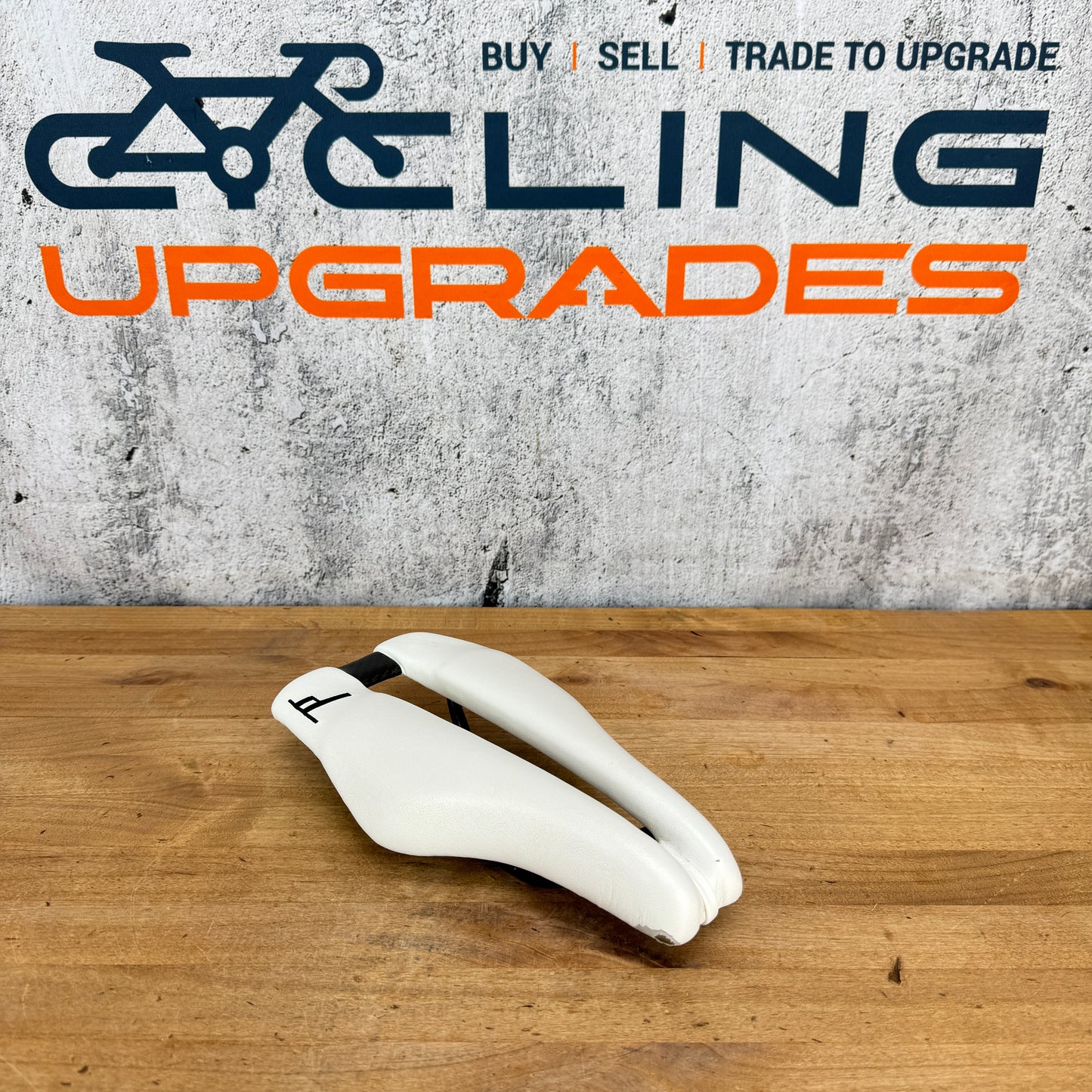 Dash Stage G2 Narrow 7x7mm Carbon Rails Bike Saddle 180g