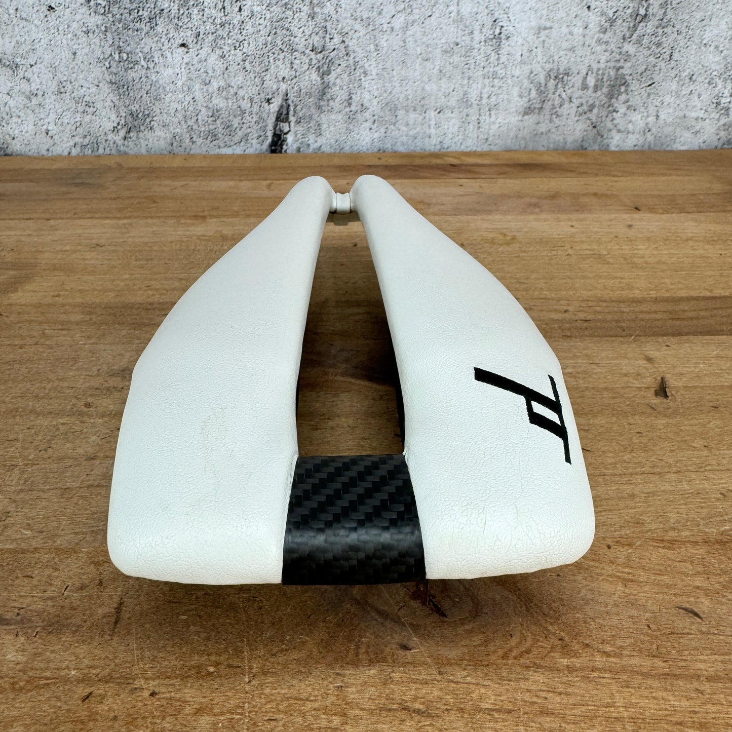 Dash Stage G2 Narrow 7x7mm Carbon Rails Bike Saddle 180g