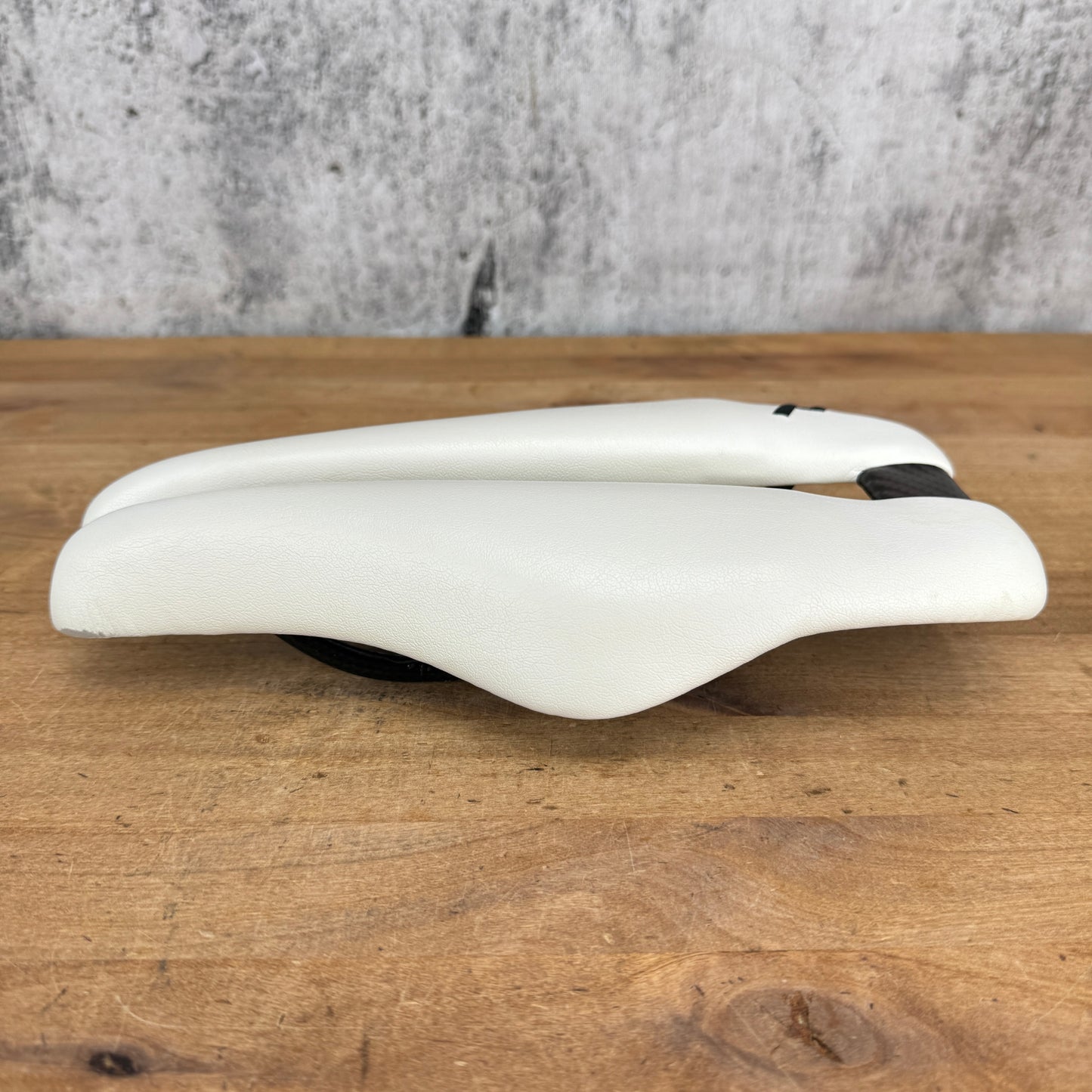 Dash Stage G2 Narrow 7x7mm Carbon Rails Bike Saddle 180g