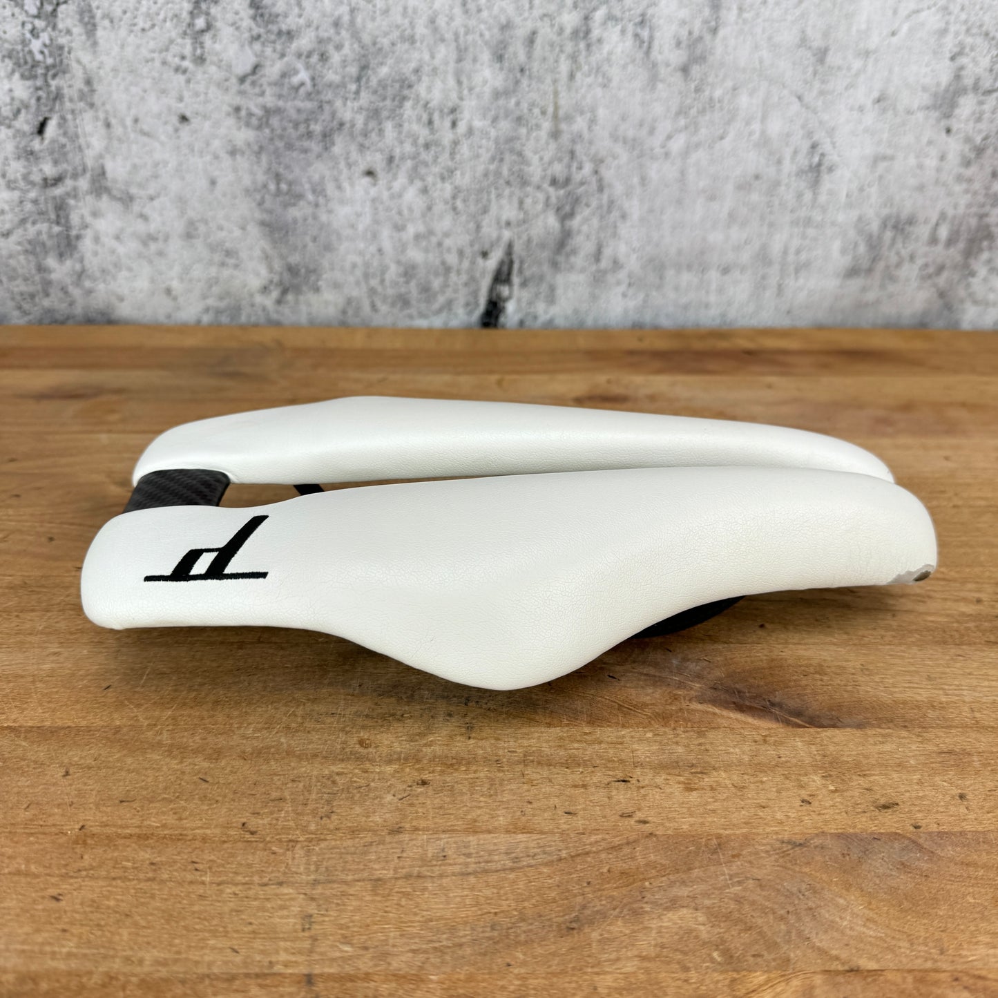 Dash Stage G2 Narrow 7x7mm Carbon Rails Bike Saddle 180g