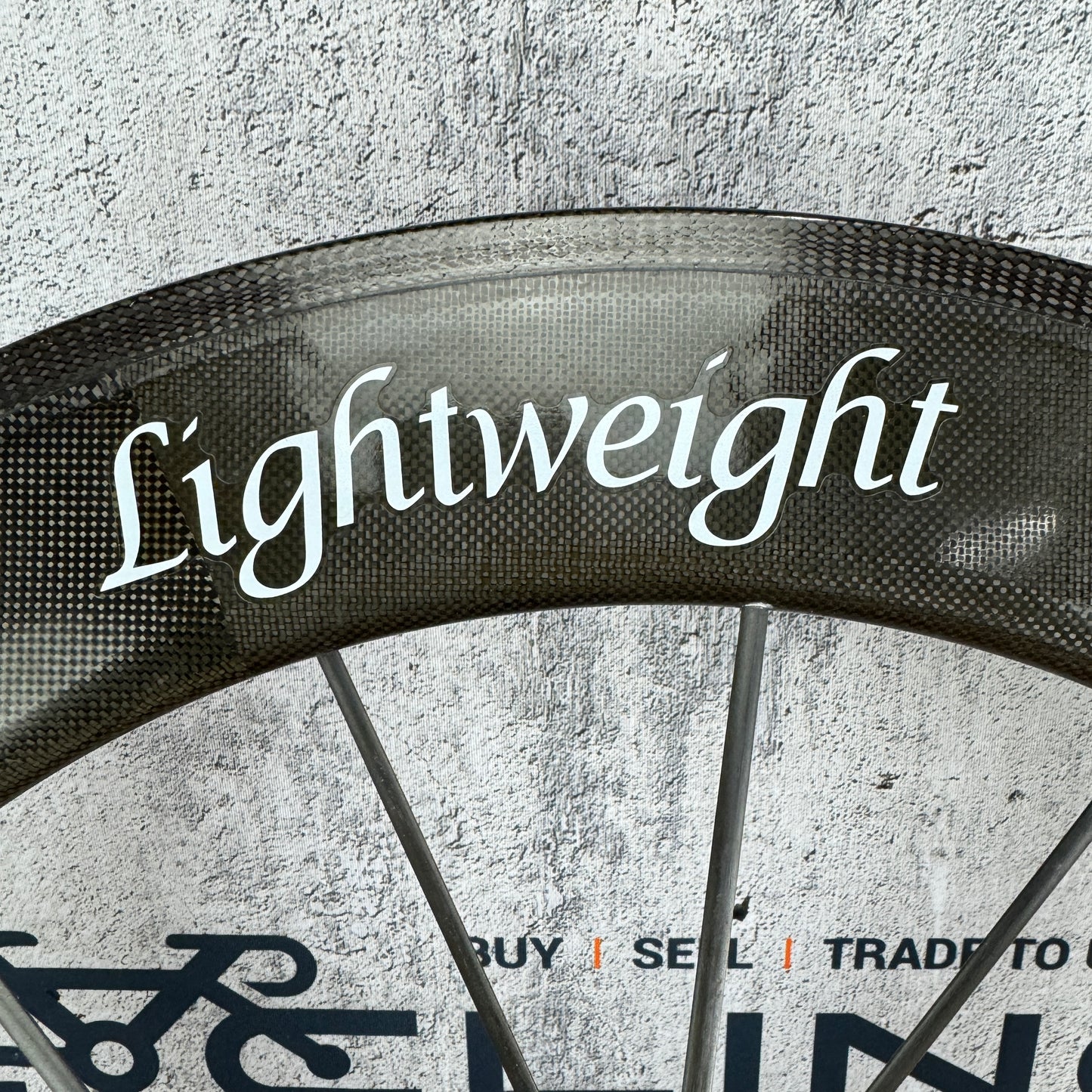 Lightweight Fernweg Carbon Clincher Front Wheel 700c Rim Brake 707g *Damaged