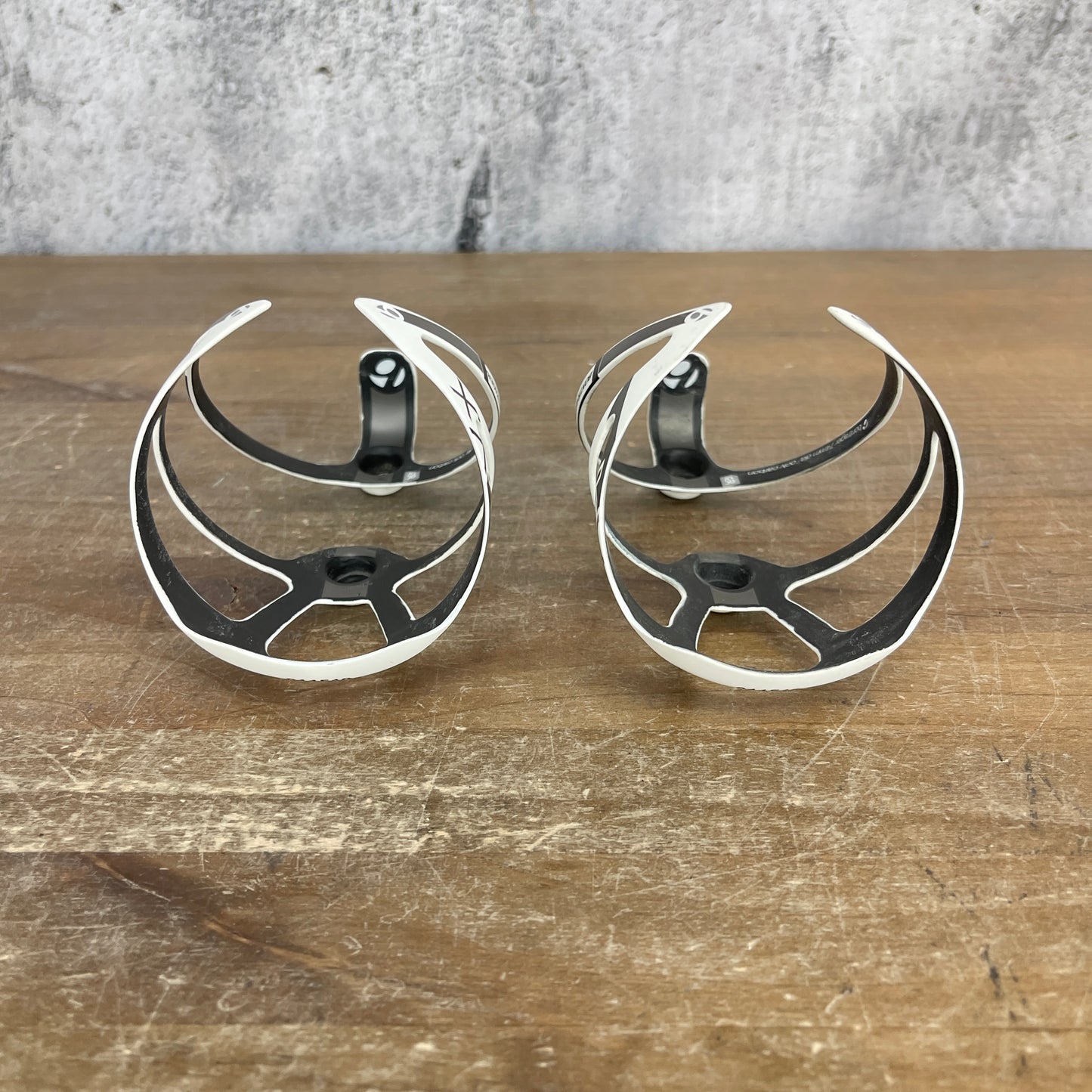 Bontrager XXX Lite Carbon Road Bike Water Bottle Cages Pair 38g