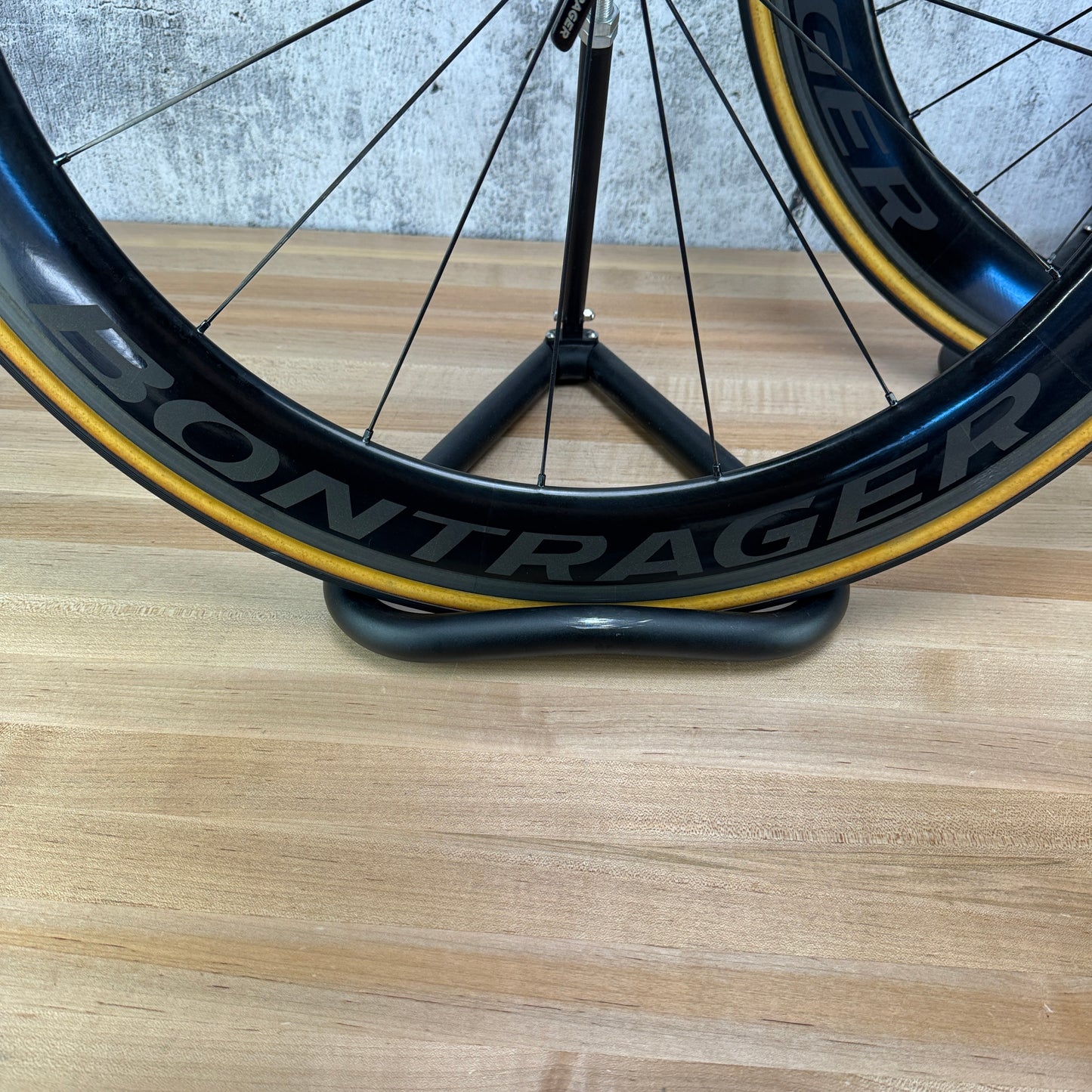 Bontrager Aeolus XXX 6 Carbon Tubular Wheelset 700c Rim Brake Vittoria Corsa
