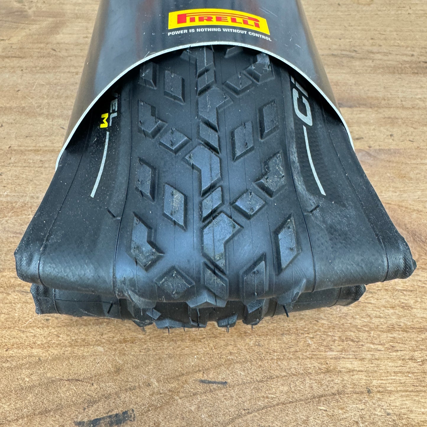 New! Single Pirelli Cinturato Gravel M 700c x 40mm Black Tubeless Gravel Tire