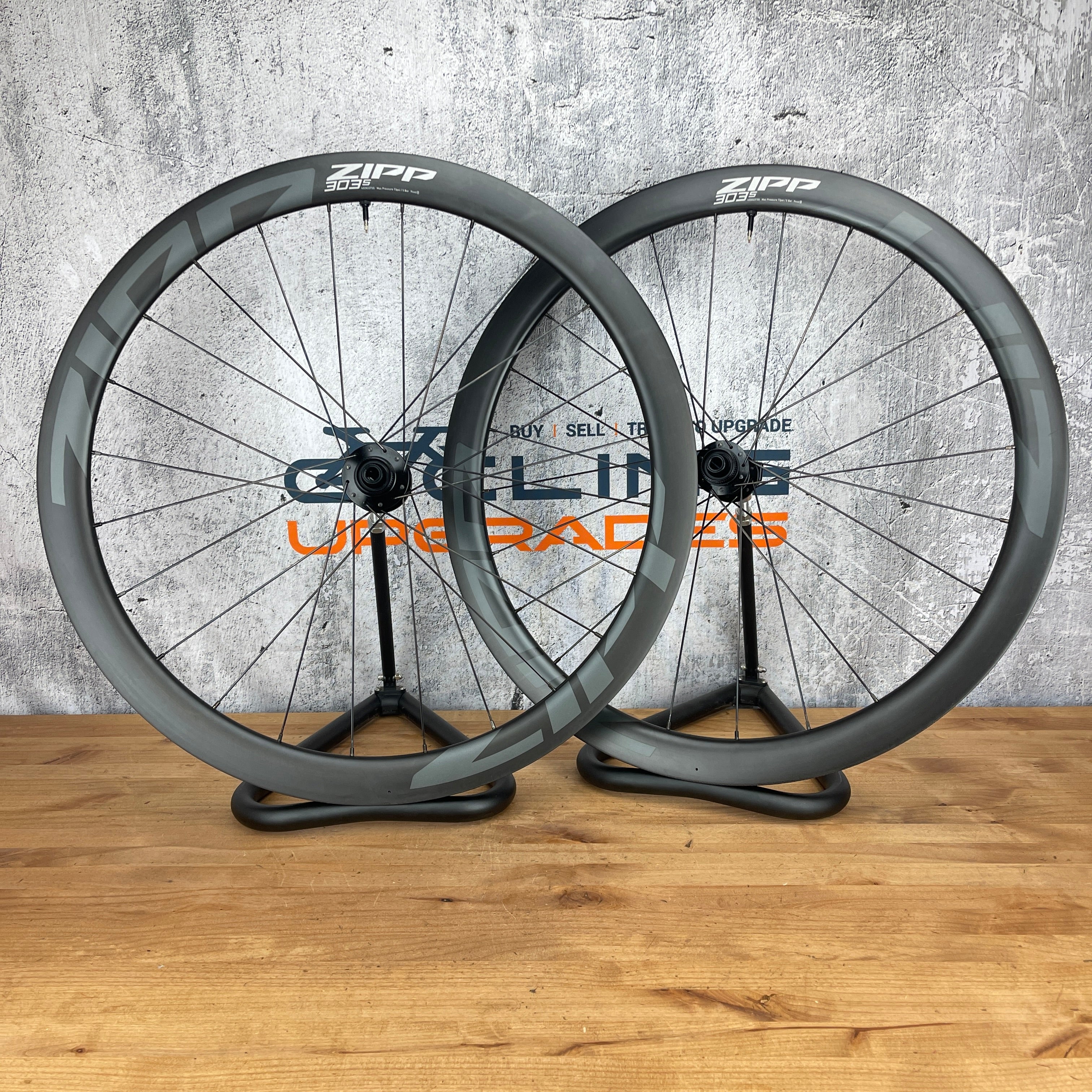 Low Mile! Zipp 303s Carbon Tubeless Wheelset 700c Disc Brake 1547g