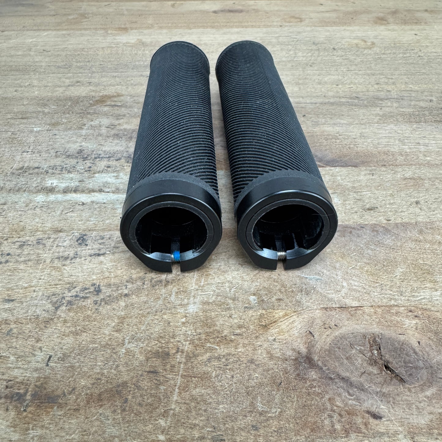 Specialized Trail Lock-on Black MTB Flat Bar Handlebar Bike Grips 115g