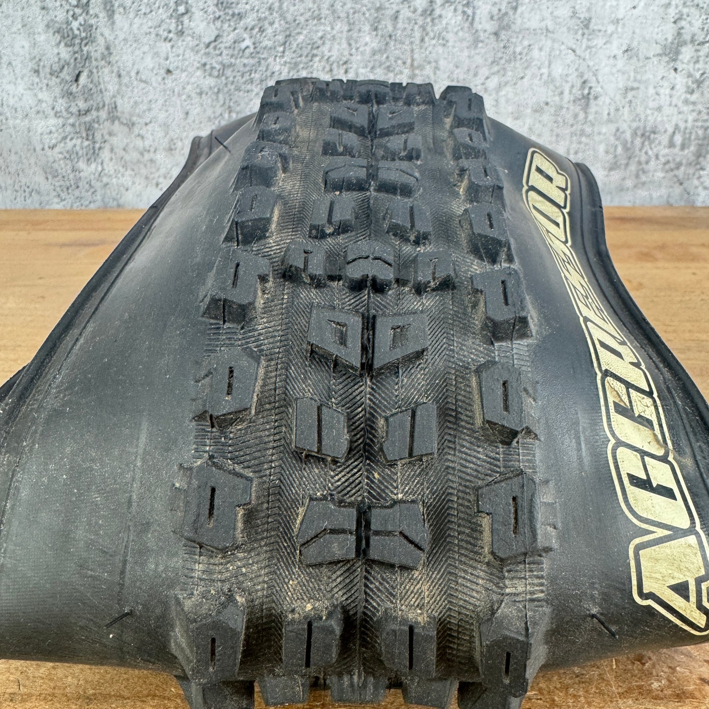 Light Wear! Maxxis Aggressor EXO 29" x 2.5" Single MTB Tubeless Tire 1150g