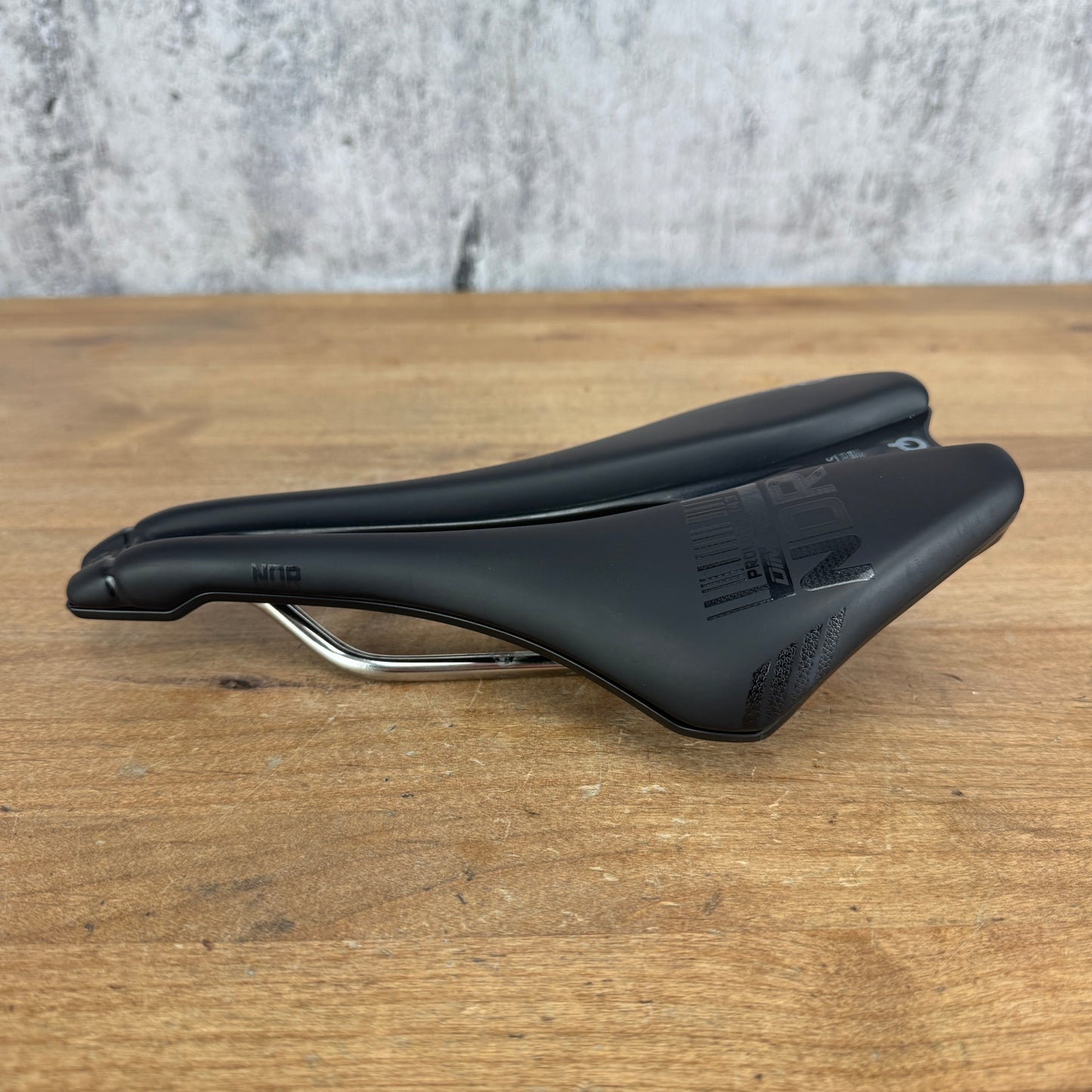 Low Mile! Prologo Dimension NDR PAS 143mm 7x7mm TiROX Rails Bike Saddle 230g