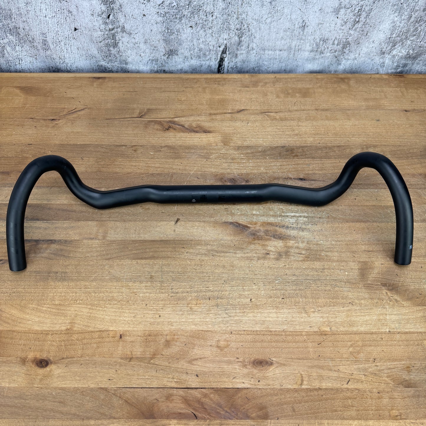 Low Mile! Bontrager GR Checkout Carbon 31.8mm 46/58cm Gravel Bike Handlebar 293g