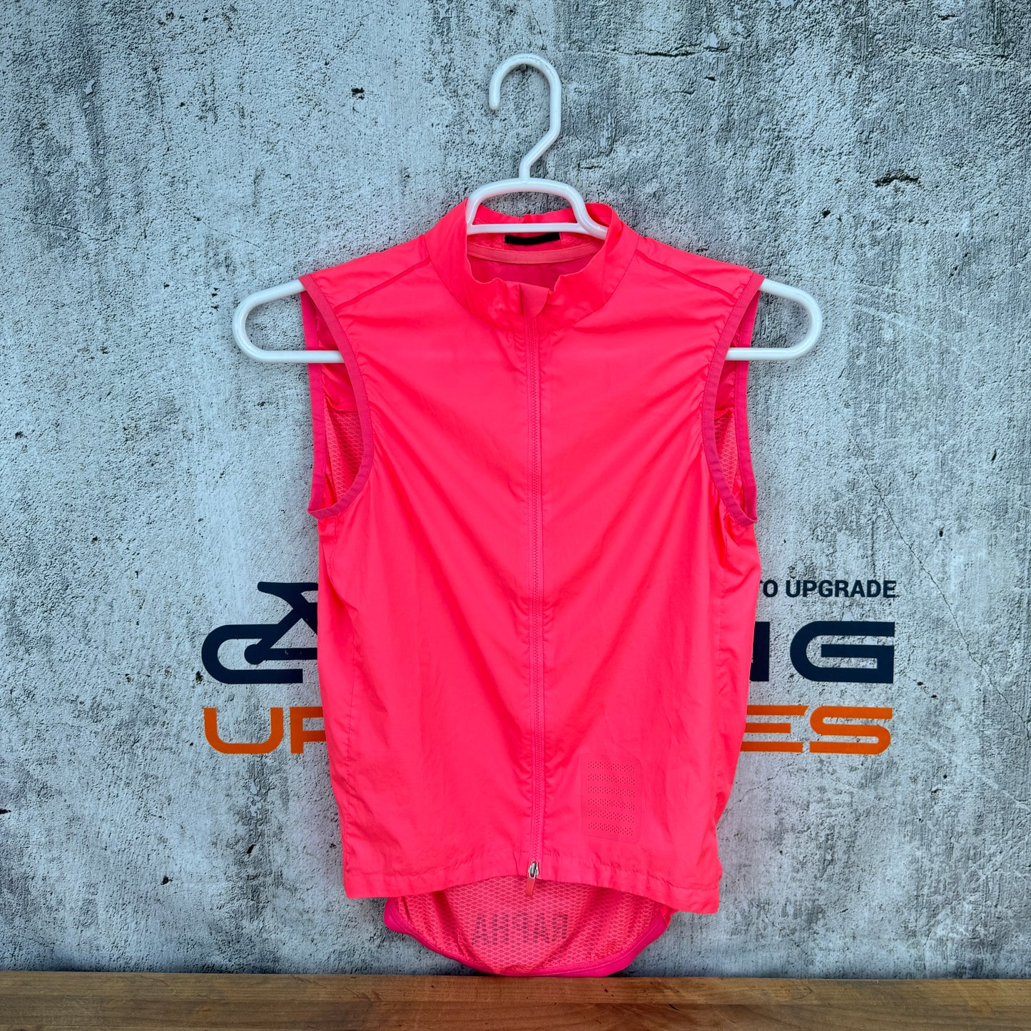 Light Wear! Rapha Gilet Men's Pink Cycling Vest