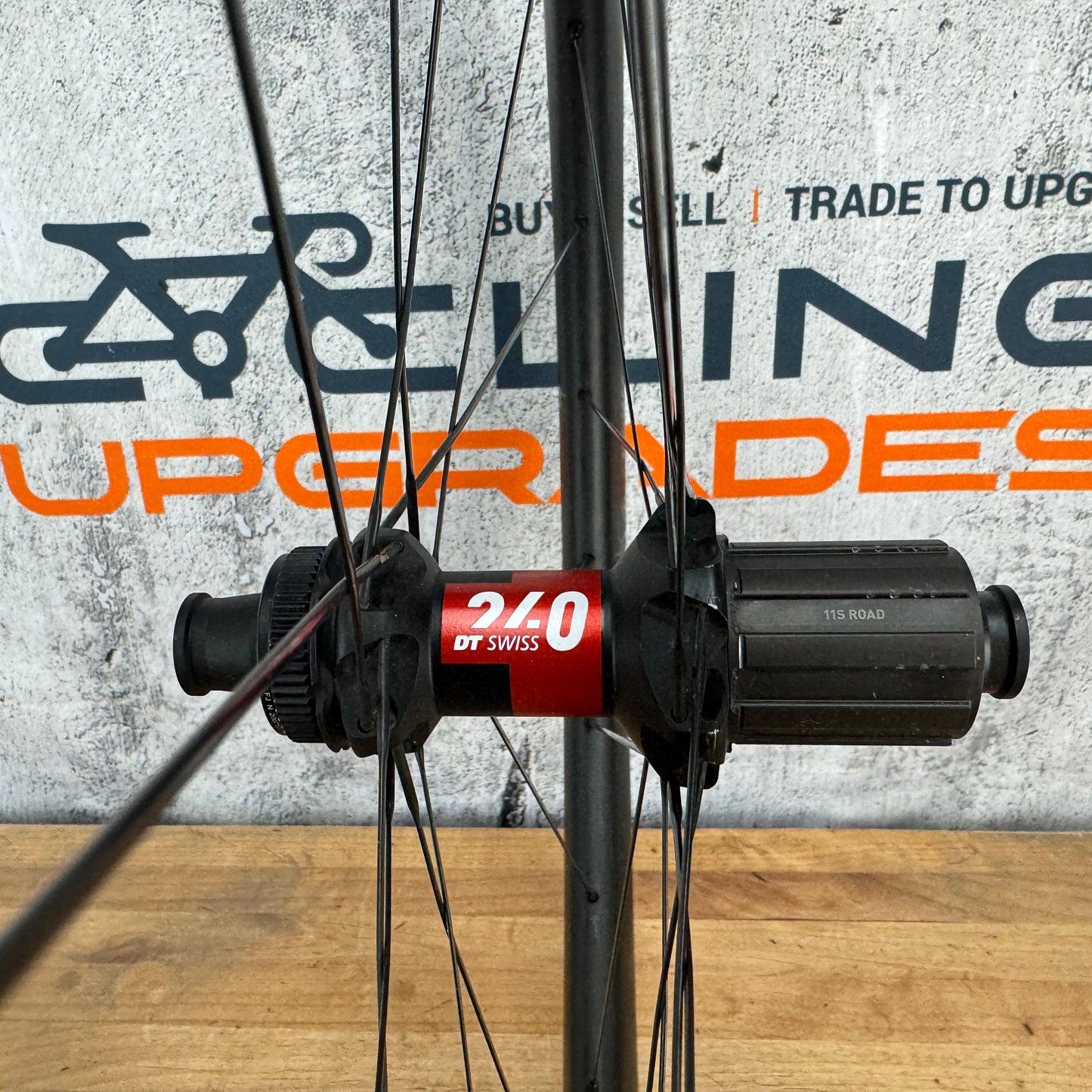 Low Mile! Alchemy Carbon Tubeless Gravel Disc Wheelset 700c DT Swiss 240 1422g