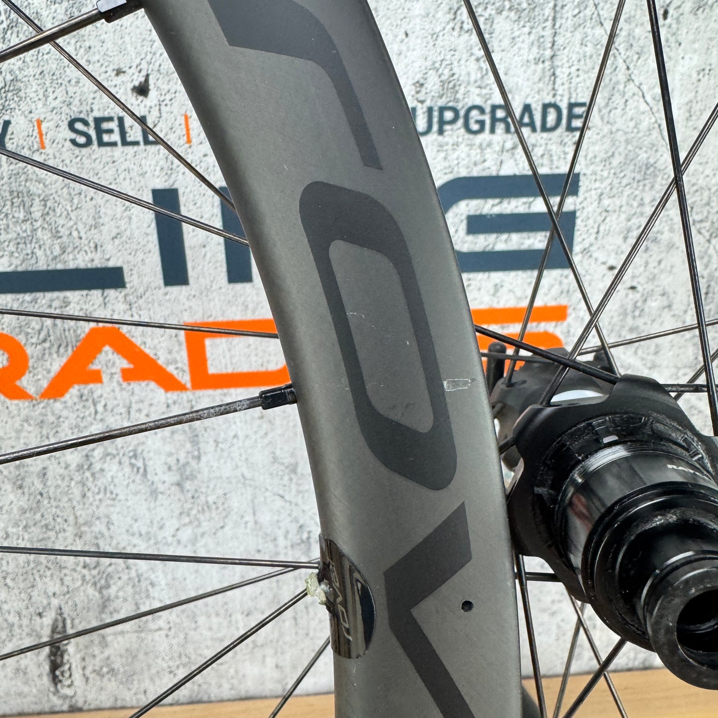 Roval Terra CL Carbon Tubeless Disc Gravel Wheelset 700c DT Swiss 350 1391g