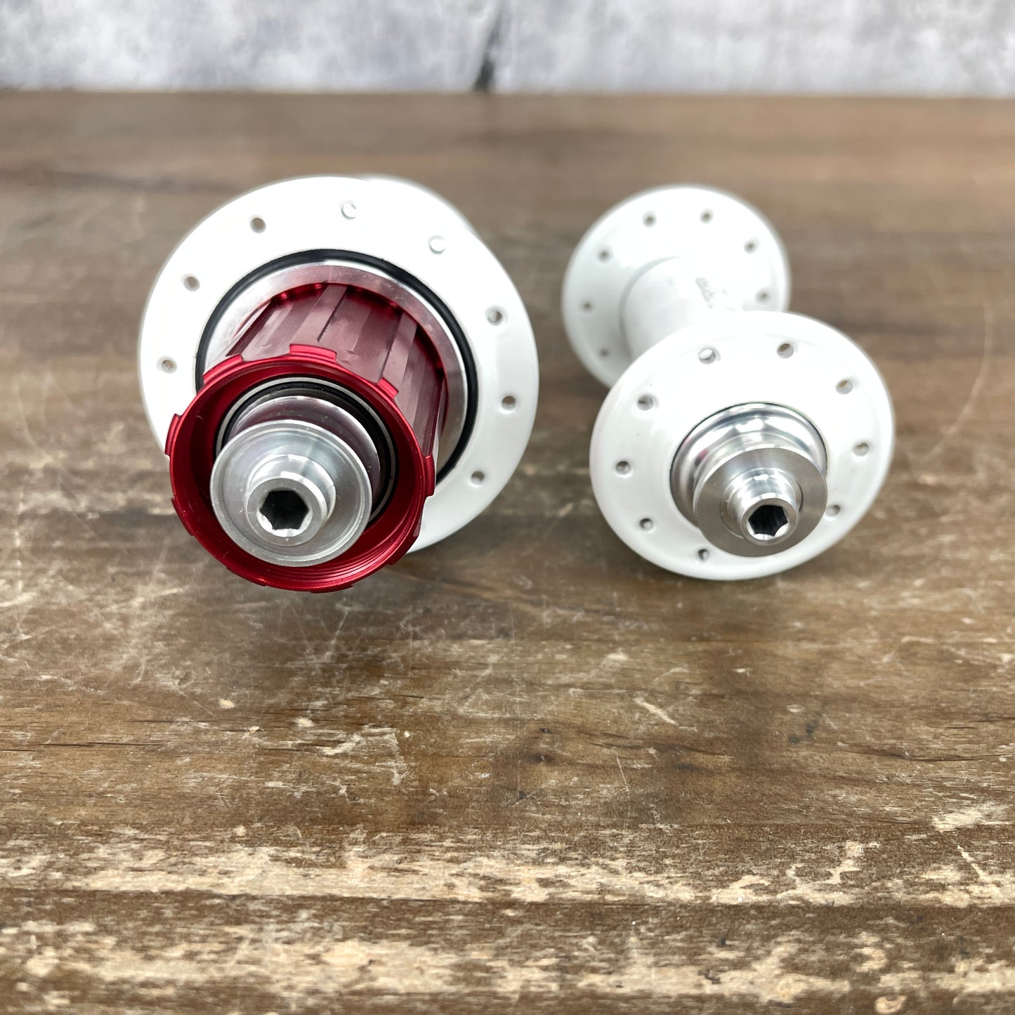 New! Tune Mig/Mag 70/180 White 24/20h 100/130mm Rim Brake Quick Release Hub
