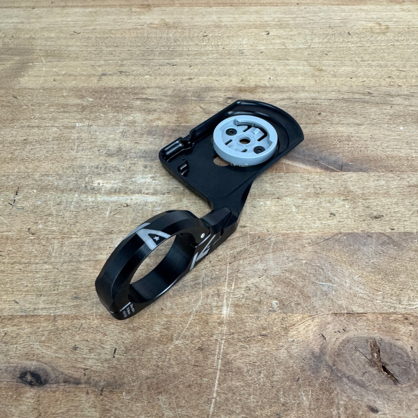 K-Edge Aero Handlebar 31.8mm Wahoo Roam V2 Bike Computer Mount 56g