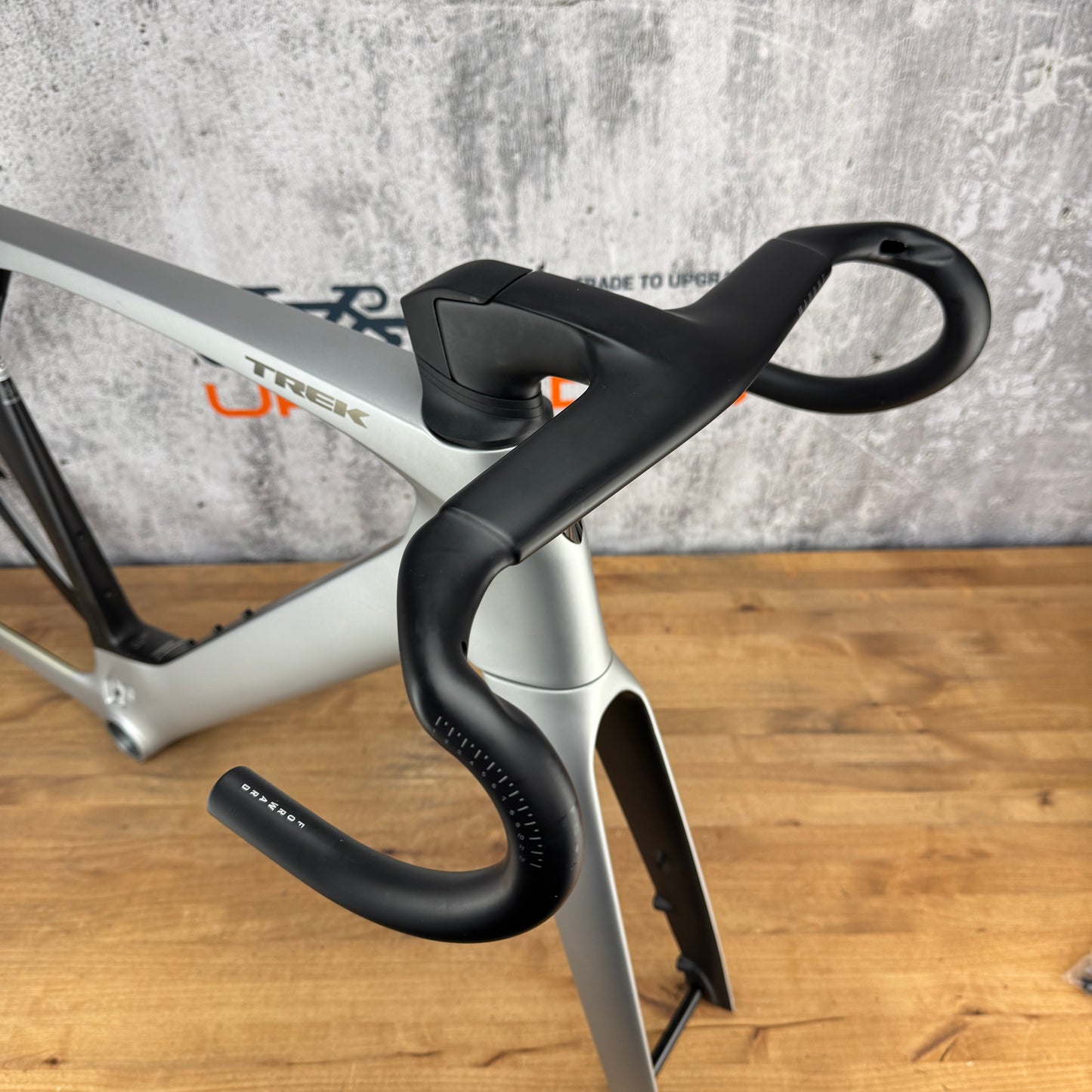 2023 Trek Madone SLR Gen 7 58cm Carbon Disc Frameset 700c Quicksilver 2403g