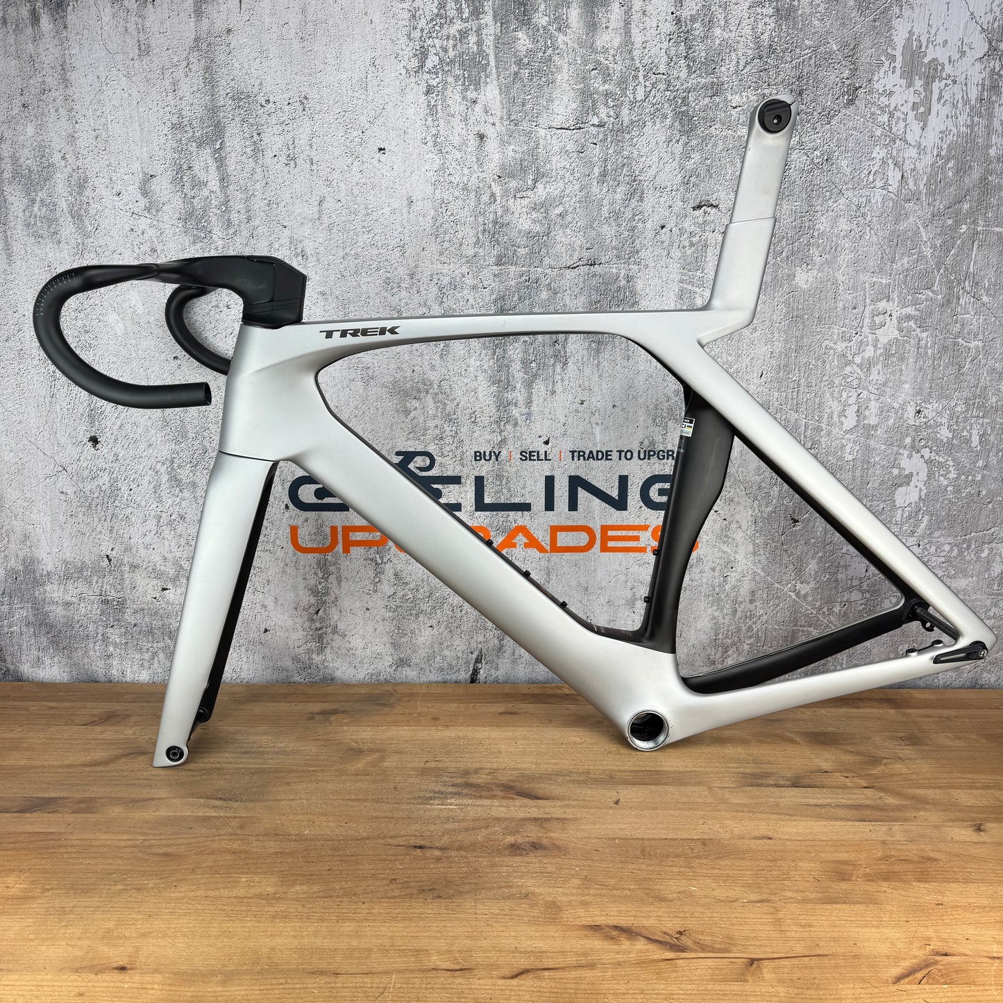 2023 Trek Madone SLR Gen 7 58cm Carbon Disc Frameset 700c Quicksilver 2403g