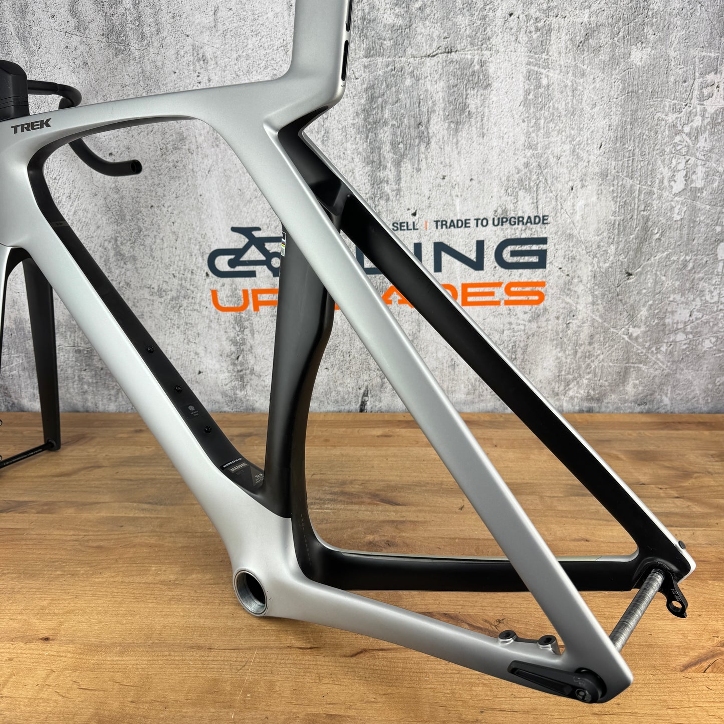 2023 Trek Madone SLR Gen 7 58cm Carbon Disc Frameset 700c Quicksilver 2403g