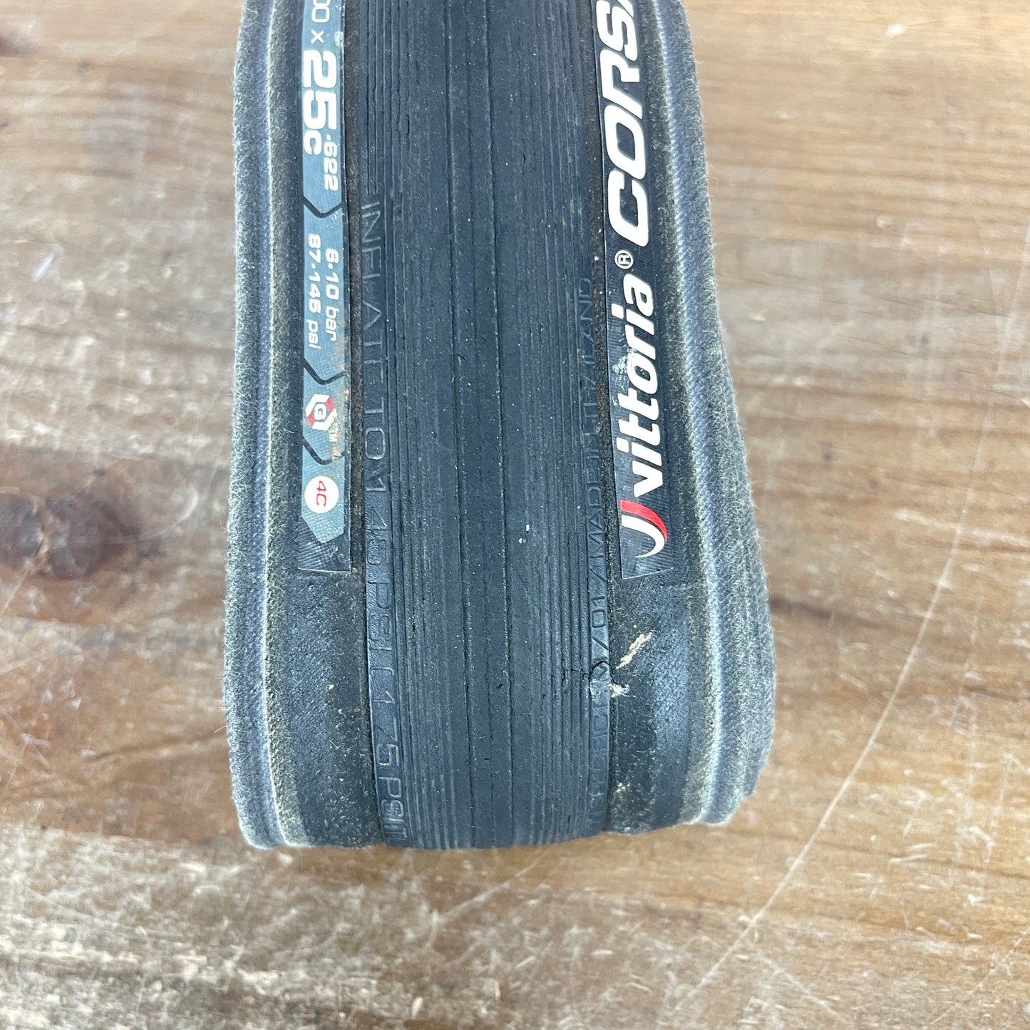 Single Vittoria Corsa 700c x 25mm Road Bike Clincher Tire