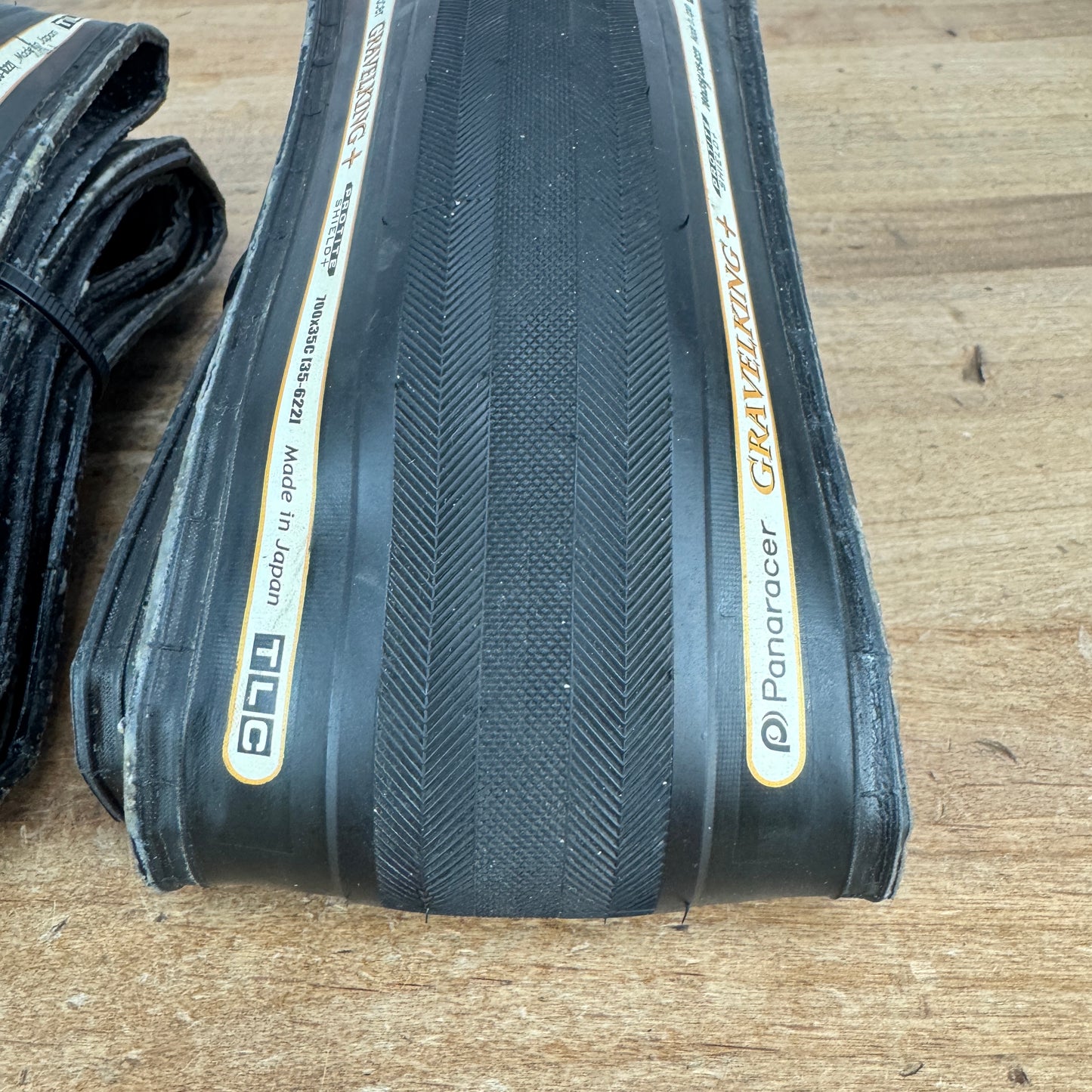 Low Mile! Pair Panaracer Gravel King 700c x 35mm Tubeless Bike Tires