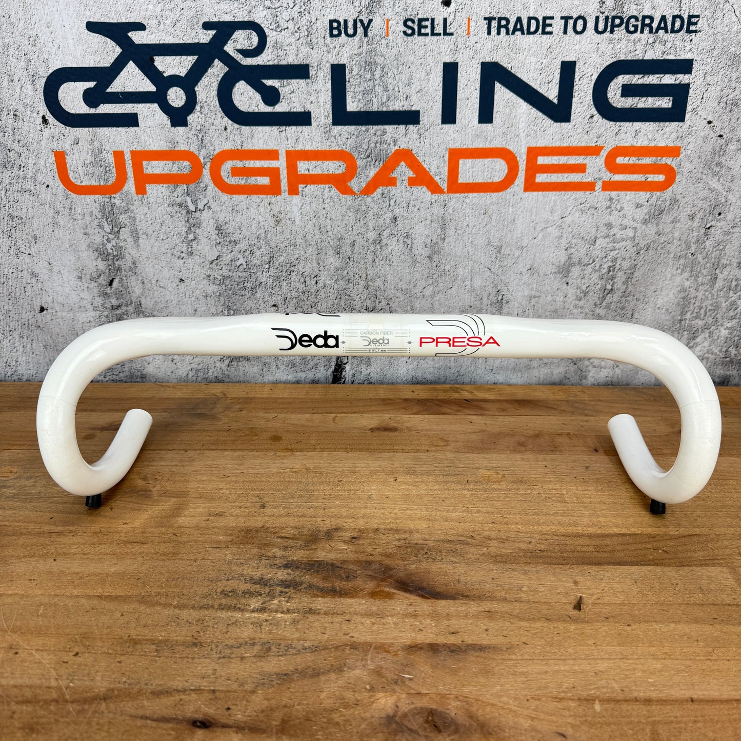 Deda Elementi Presa Carbon 46cm (44cm c-c) 31.8mm White Bike Handlebar 255g