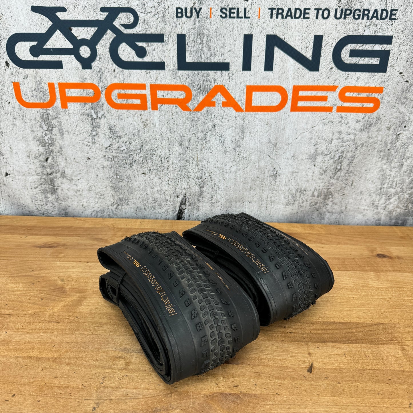 Ridden Once! Bontrager Betasso RSL GX 700c x 42mm Tubeless Gravel Pair Tires
