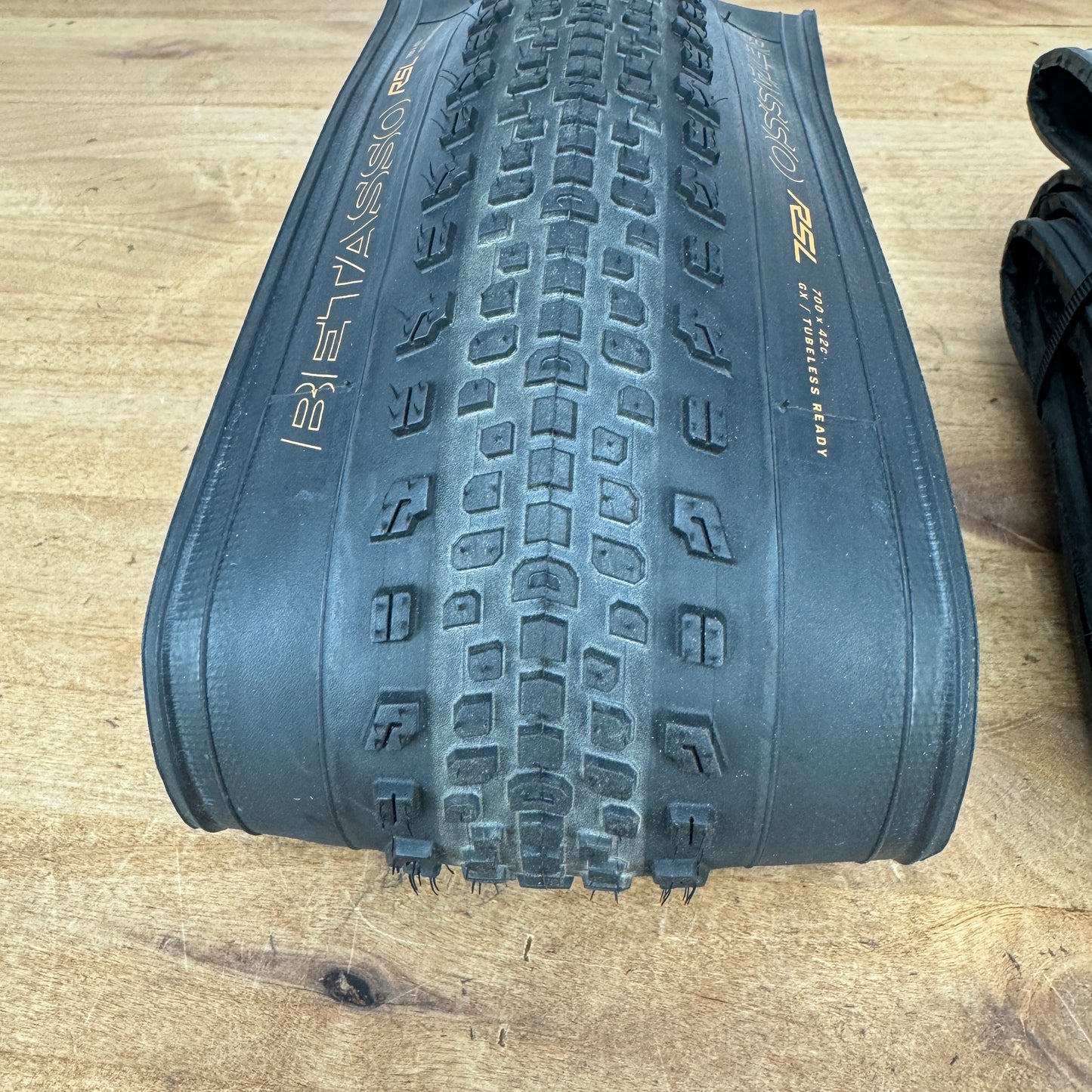 Ridden Once! Bontrager Betasso RSL GX 700c x 42mm Tubeless Gravel Pair Tires