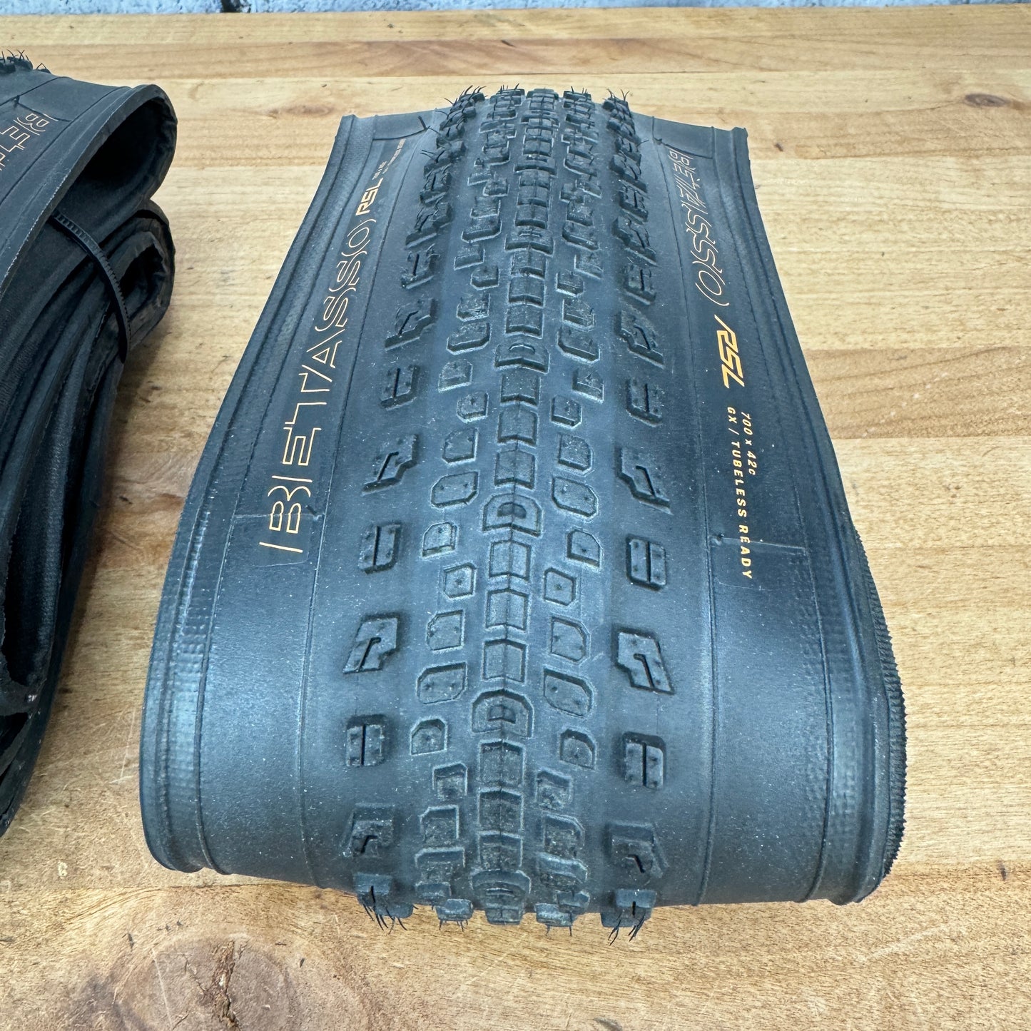 Ridden Once! Bontrager Betasso RSL GX 700c x 42mm Tubeless Gravel Pair Tires