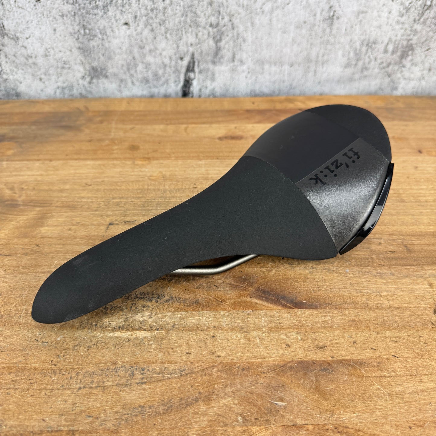 New! Fizik Aliante R5 7x7mm Kium Rails 140mm Bike Saddle 224g MSRP $110