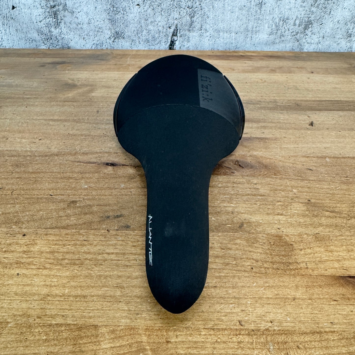 New! Fizik Aliante R5 7x7mm Kium Rails 140mm Bike Saddle 224g MSRP $110