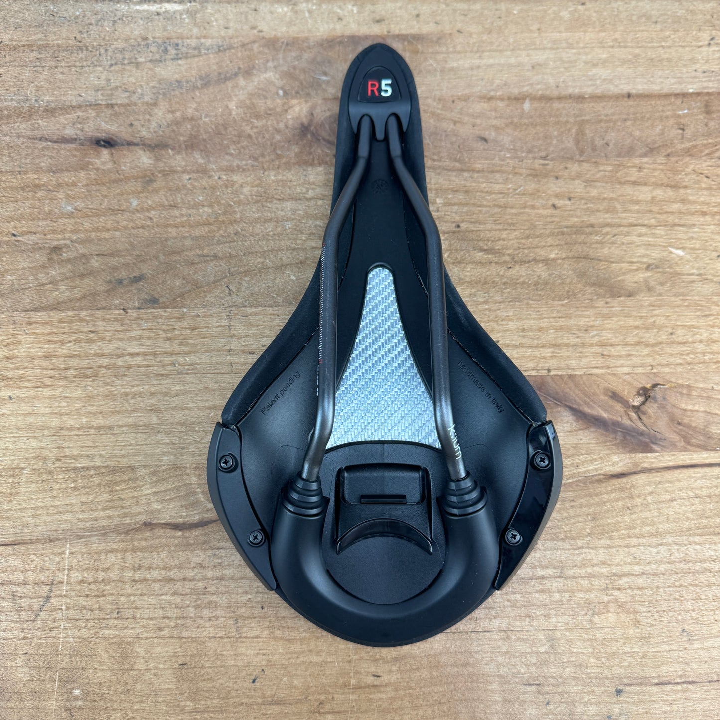 New! Fizik Aliante R5 7x7mm Kium Rails 140mm Bike Saddle 224g MSRP $110