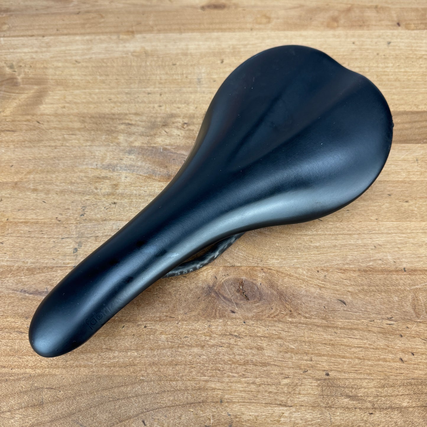 Fabric Ultimate Shallow 7x10mm Carbon Rails 140mm Bike Saddle 199g