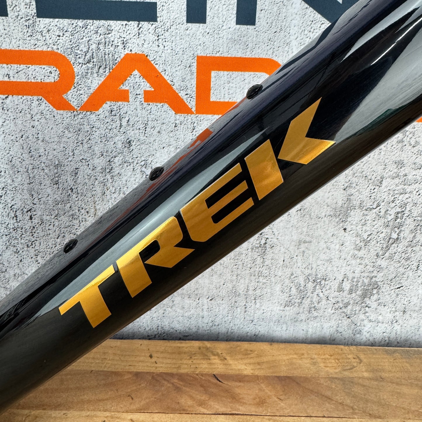 Low Mile! Trek Madone SL Gen 8 M/L Dark Star Carbon Disc Frameset 700c 2079g