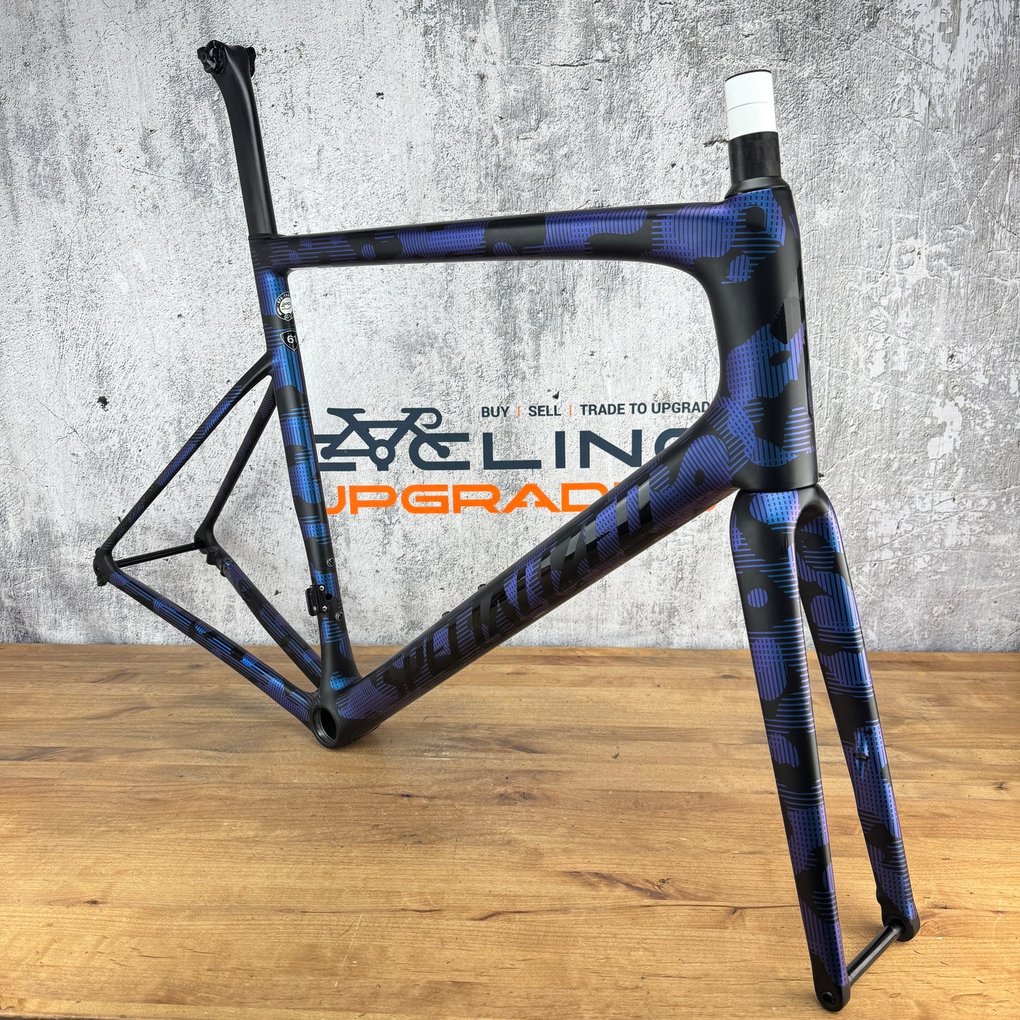 Light Use 2020 Specialized Tarmac SL6 61cm Disc Carbon Black/Blue Frameset 1990g