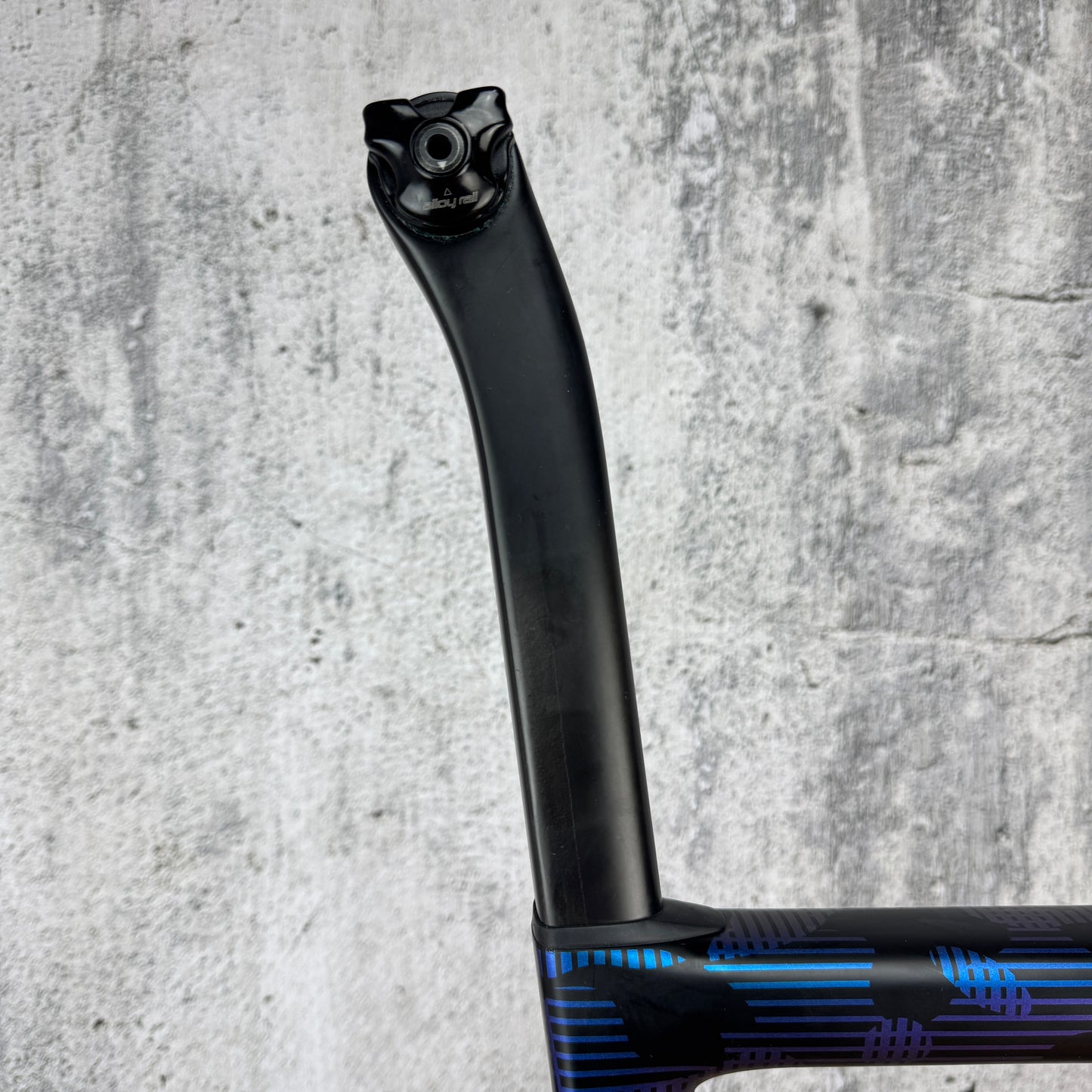 Light Use 2020 Specialized Tarmac SL6 61cm Disc Carbon Black/Blue Frameset 1990g