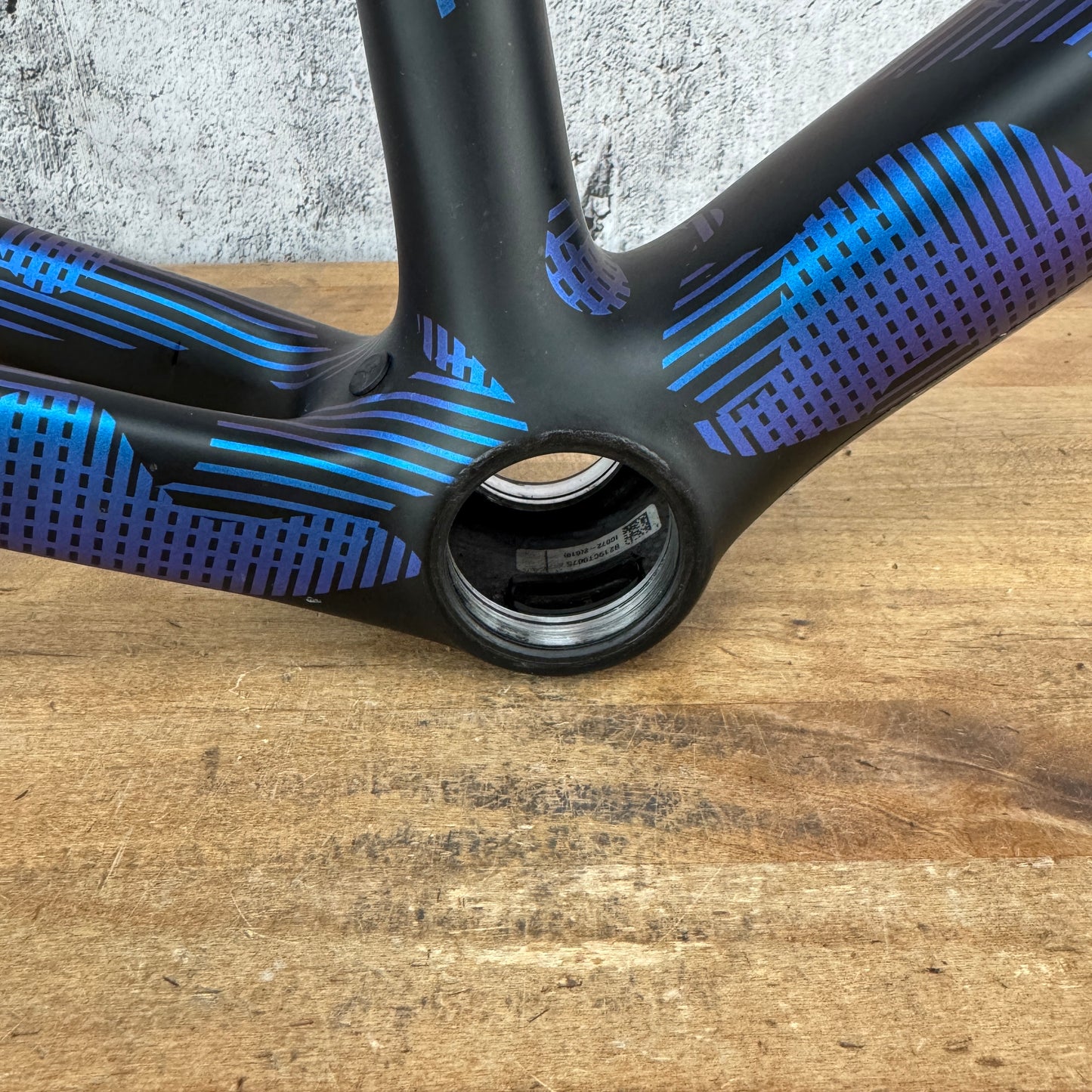 Light Use 2020 Specialized Tarmac SL6 61cm Disc Carbon Black/Blue Frameset 1990g