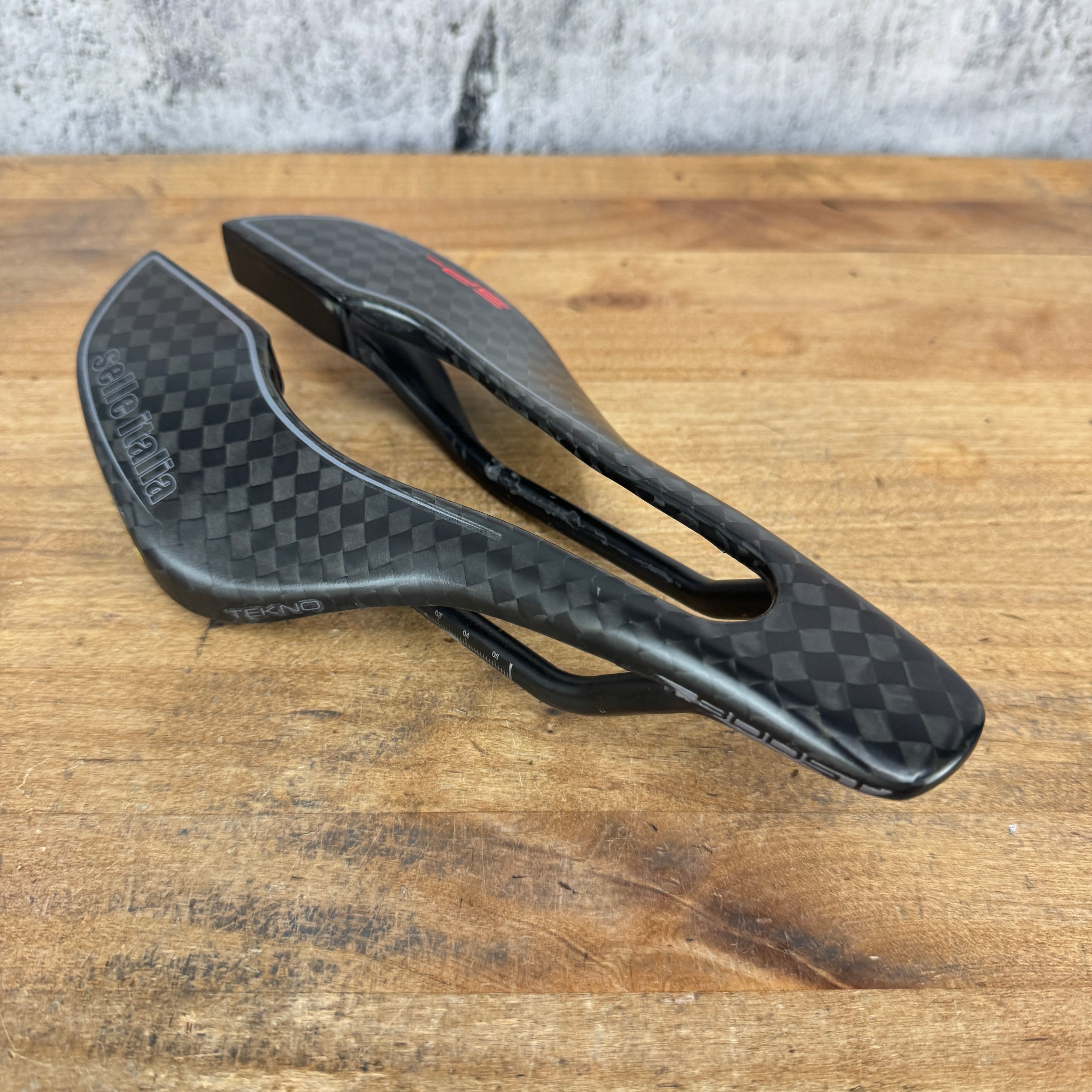 Selle Italia SP-01 Boost Tekno Superflow Saddle - Components