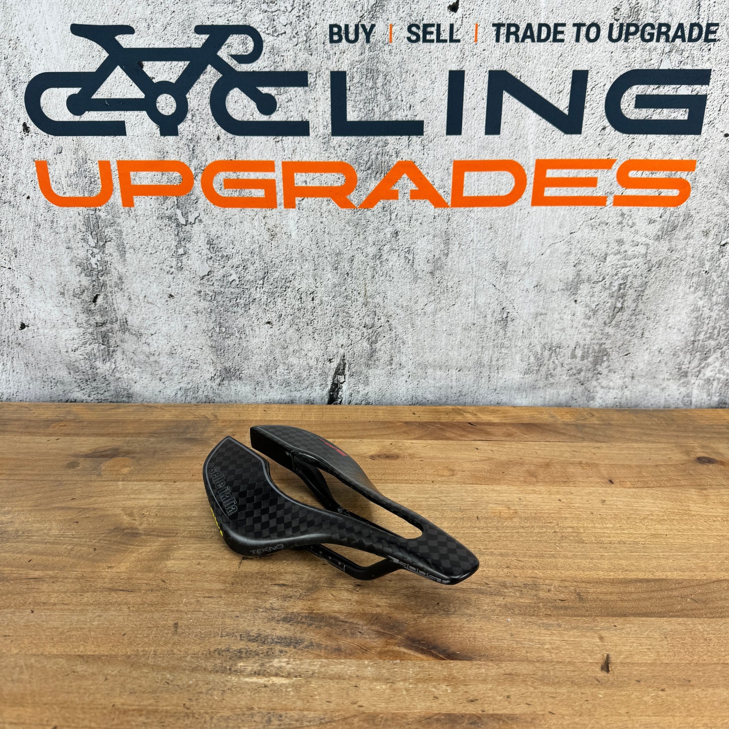 Mint! Selle Italia SP-01 Boost Tekno Superflow 130mm 7x9mm Carbon Saddle 121g