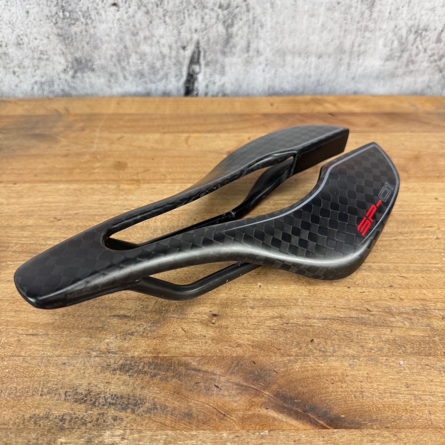 Mint! Selle Italia SP-01 Boost Tekno Superflow 130mm 7x9mm Carbon Saddle 121g